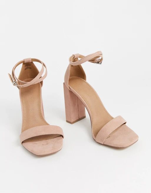 ASOS DESIGN – Filigrane Absatzsandalen in Beige, weite Passform | ASOS AT