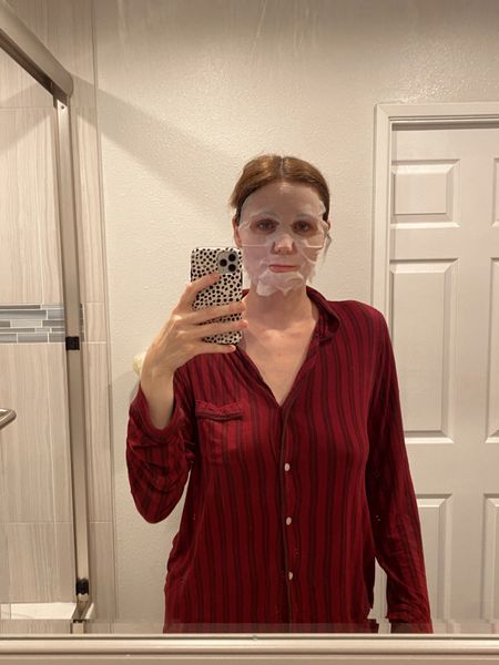 Halloween costume? It can be but actually it’s a hydrating face mask. :)

#facemask #skincare #antiaging

#LTKunder50 #LTKHalloween #LTKbeauty