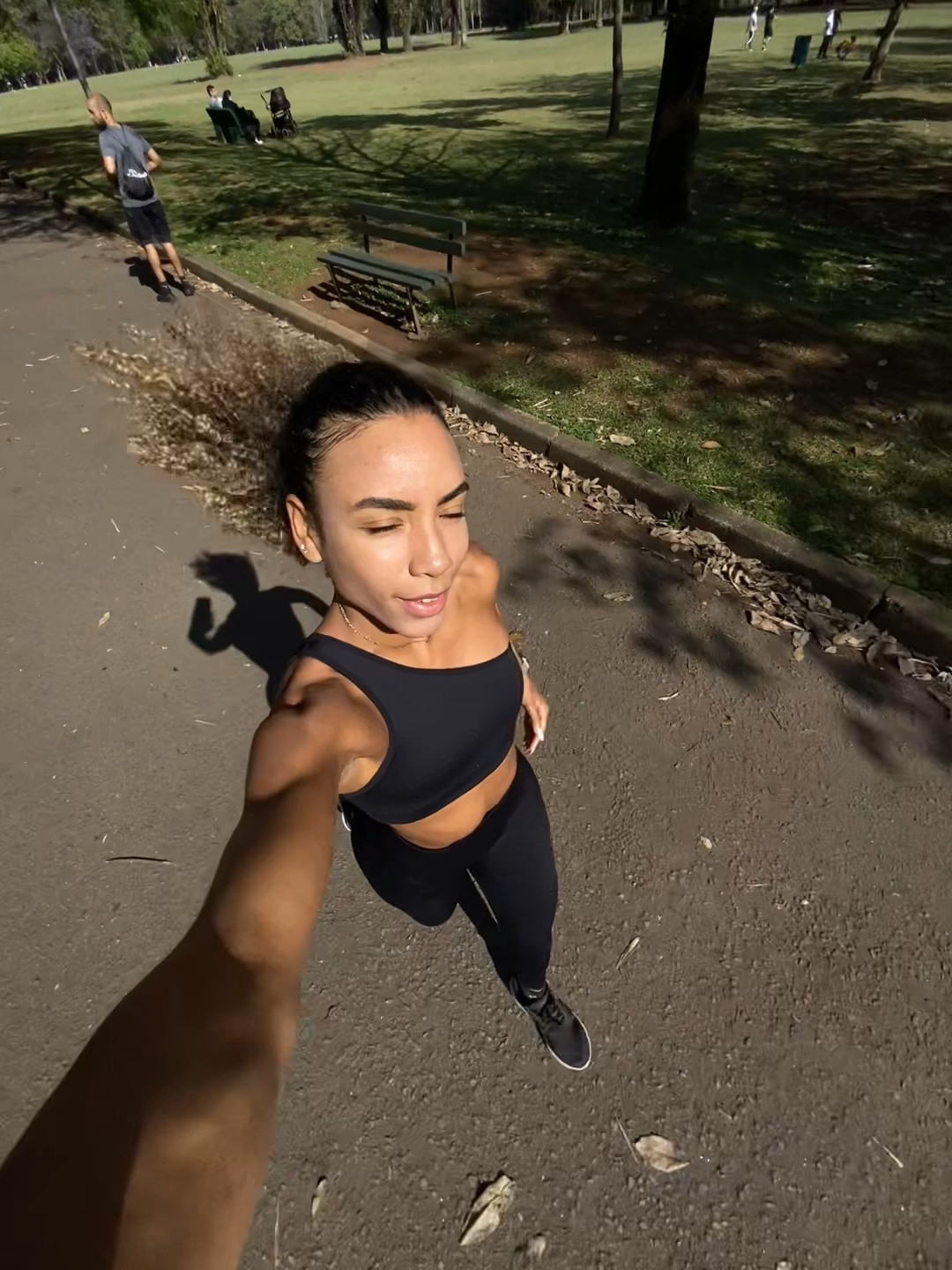 Pele protegida e linda com um super glow com o protetor solar incolor  bastão da Ollie. 

Além de proteger, hidrata a pele com os ativos de skincare que contém na fórmula. 

O resultado vocês conferem no final do vídeo. Adorei e recomendo! 

#LTKBrazil 

#LTKbrasil #LTKbeauty