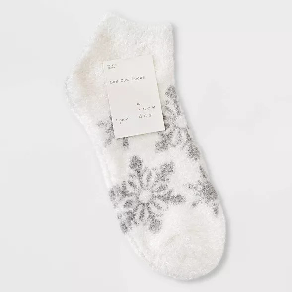 Women's Snowflake Cozy Low Cut Socks - A New Day™ 4-10 | Target