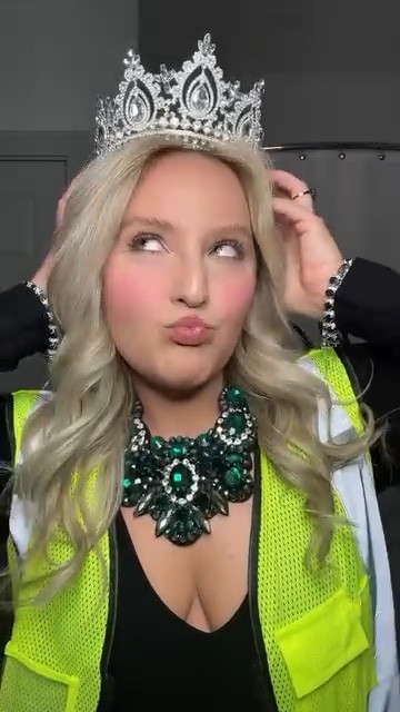 They’ll never find me 👑💎🛵

#louvre #louvreheist #halloweencostume #jewelrythief #funny #makeuproutine #grwm #ɢᴇᴛʀᴇᴀᴅʏᴡɪᴛʜᴍᴇ #halloweencostumeideas #halloween2025