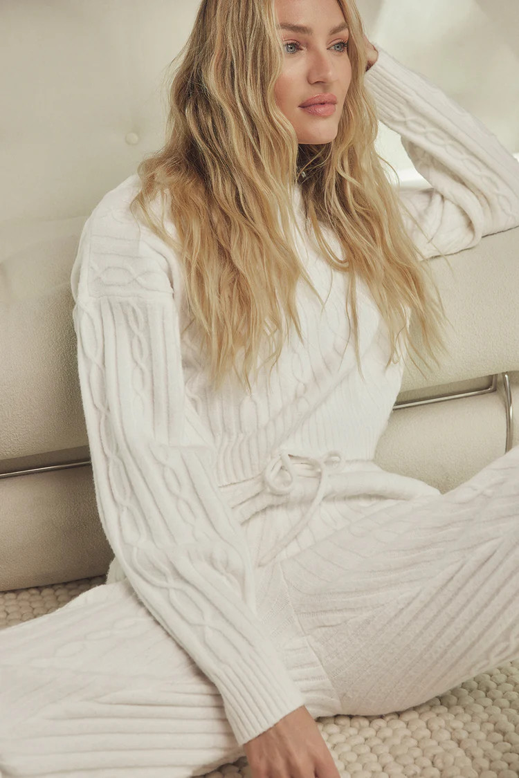 Cable Knit Winter Bliss Hoodie | Alo Yoga (US)