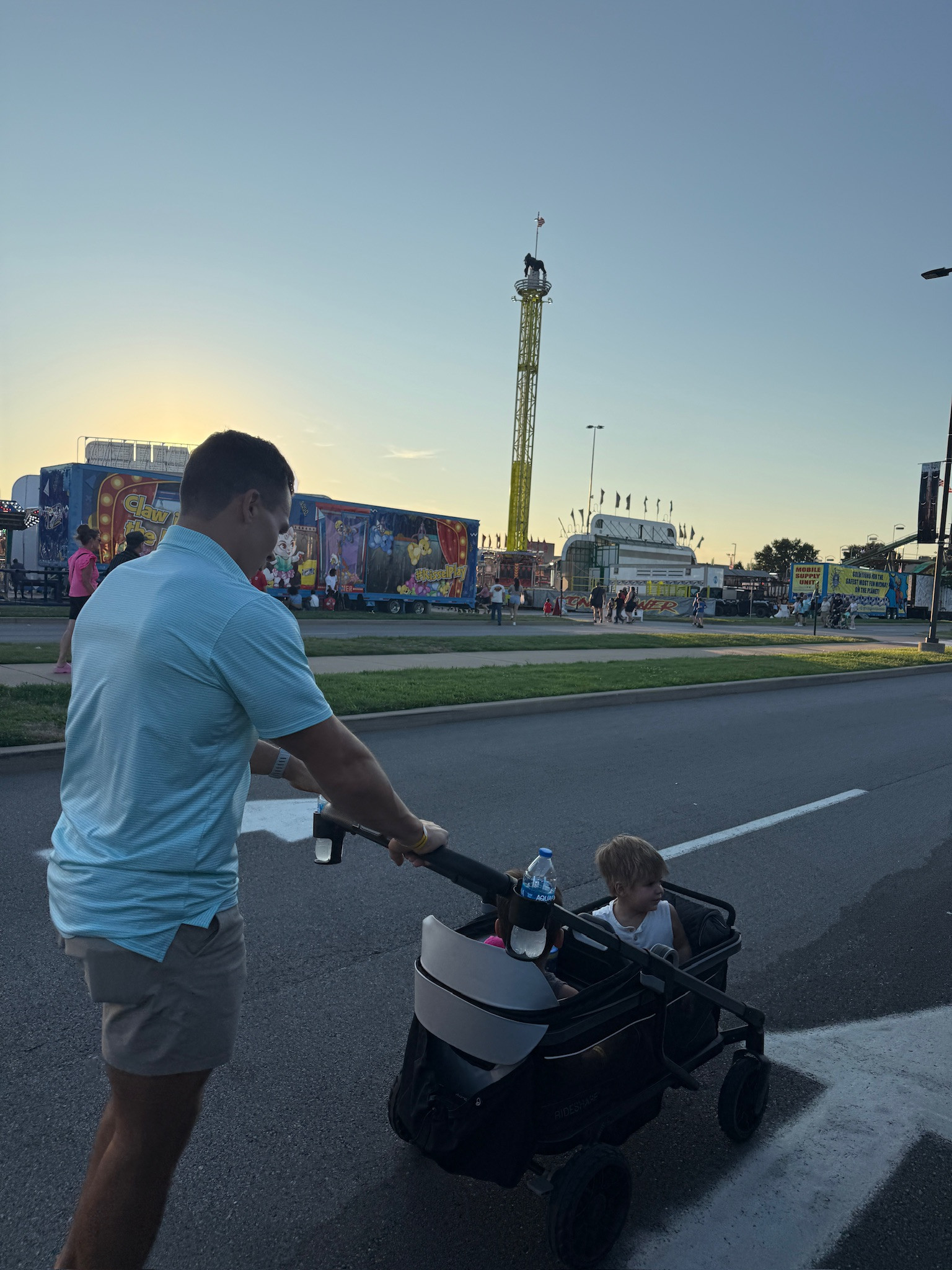 This wagon is a lifesaver on days like these!

Evenflo, kids wagon, two seater wagon, kids fair, kids travel, kids, boy mom, grace white