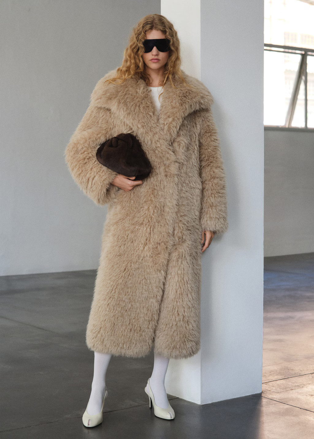 Long faux-fur coat beige - Woman - M-L - MANGO | Mango (US/MX/AU)