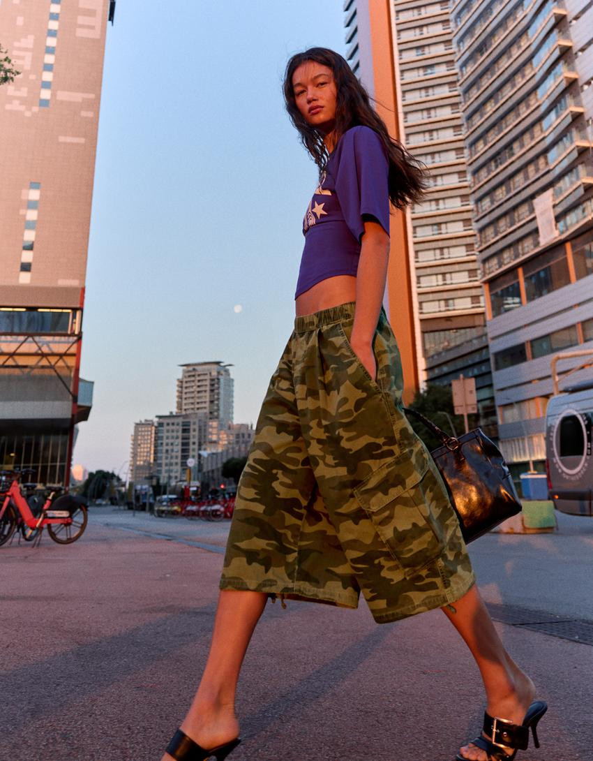 Printed cargo Bermuda shorts | Bershka UK