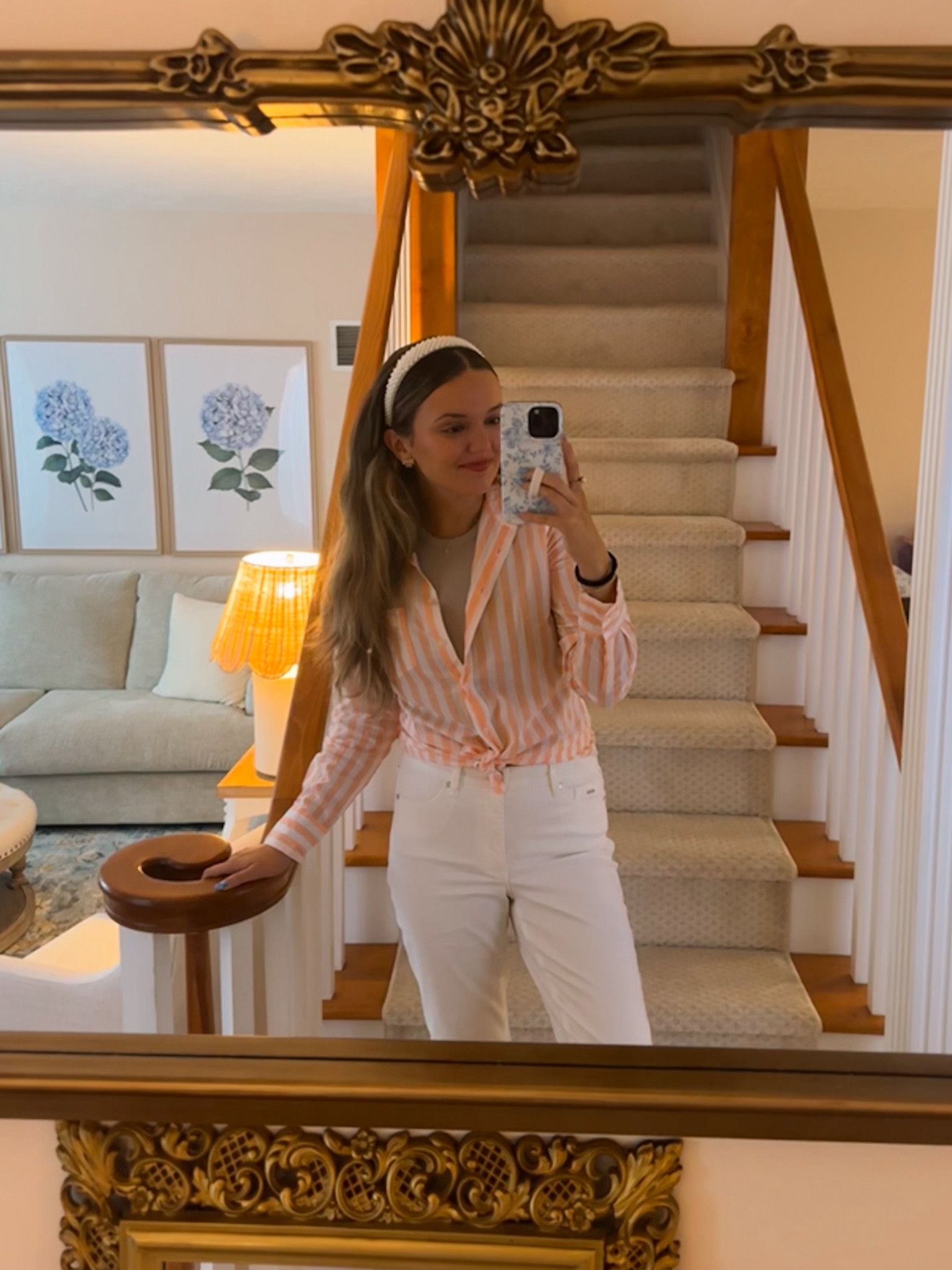 Loving this transitional top from Jcrew! Linen is perfect for those cool days transitioning to fall 🩷