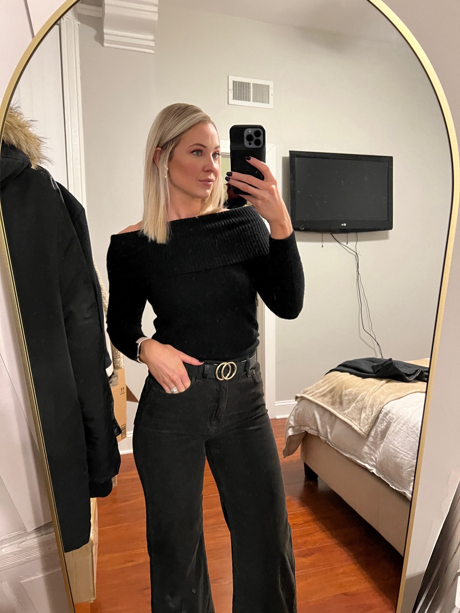 Date night outfit 🖤 corduroy pants & a cozy off the shoulder top 🤌🏼

#LTKSeasonal #LTKHoliday #LTKstyletip