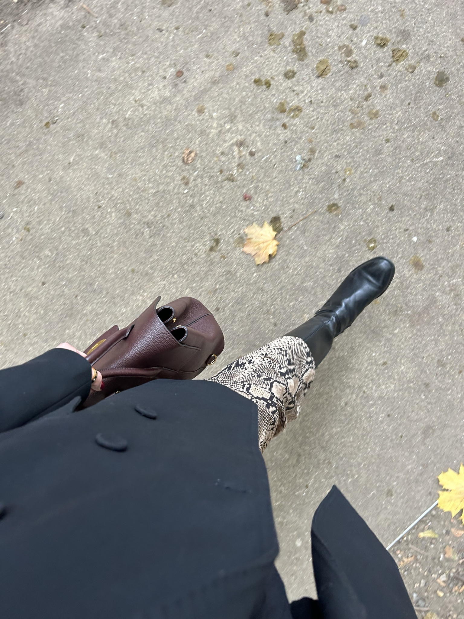 office outfit, winter workwear, black leather knee high boots, oversized blazer, snake print skirt, burgundy leather mulberry bag 

 #LTKuk #LTKwinter #LTKworkwear