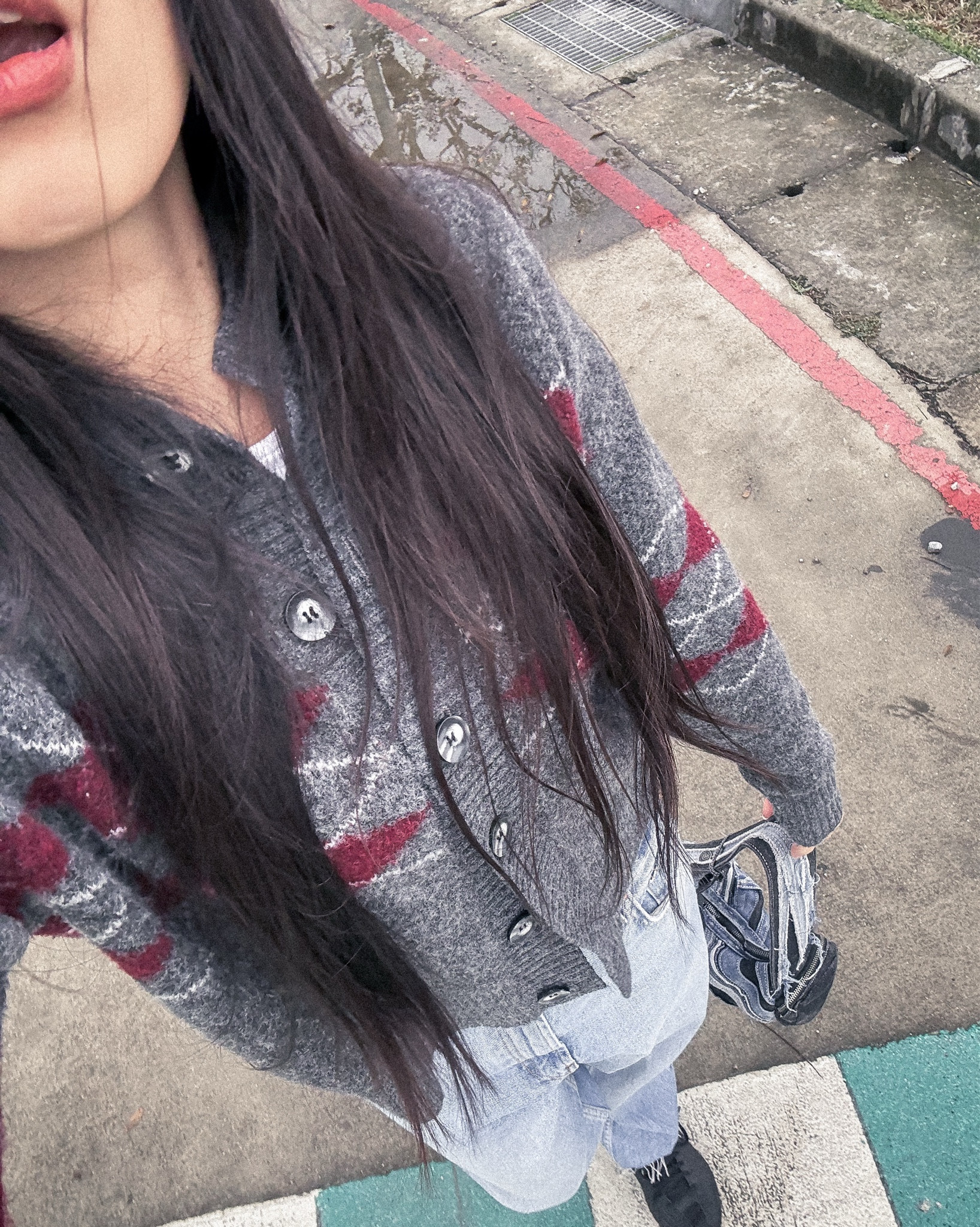 Keeping it low-key but high-vibe. 🧶 Stepping into the 2026 scene with this reimagined heritage look—mixing a classic argyle knit with the perfect slouchy denim. It’s all about those future layers and tactile textures that feel as good as they look. Whether I’m navigating the urban jungle or just catching the breeze, this fit hits that sweet spot between retro nostalgia and modern street style. Effortless, cozy, and 100% me. 🧢✨

#OOTD2026 #StreetwearAesthetic
#CityCore #ArgyleVibes
#UrbanMinimalism

#LTKootd #LTKFindsUnder100 #LTKSeasonal