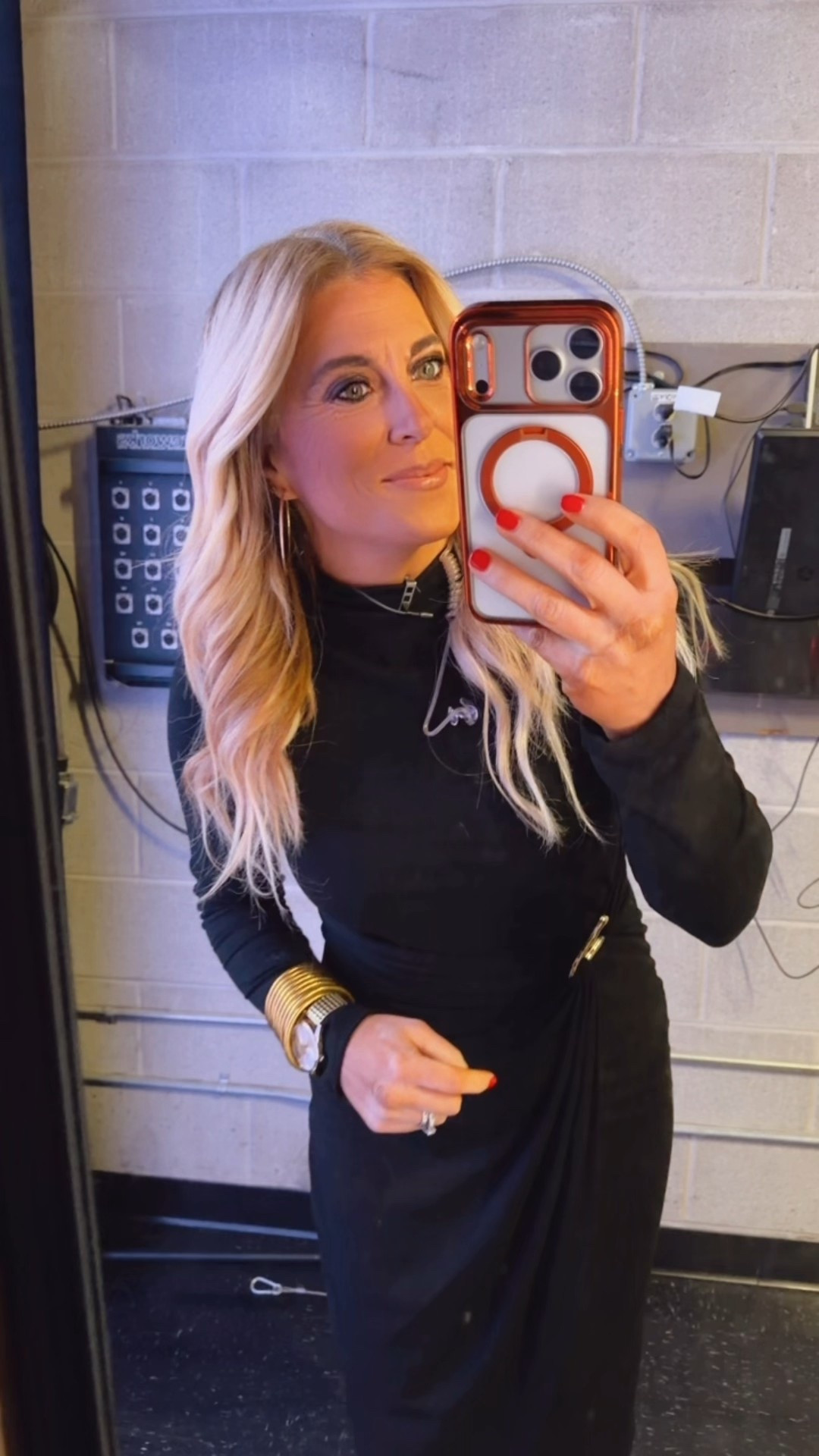 Obsessed with this wrap dress. Flattering fit. Good for work!!! 

#LTKootd