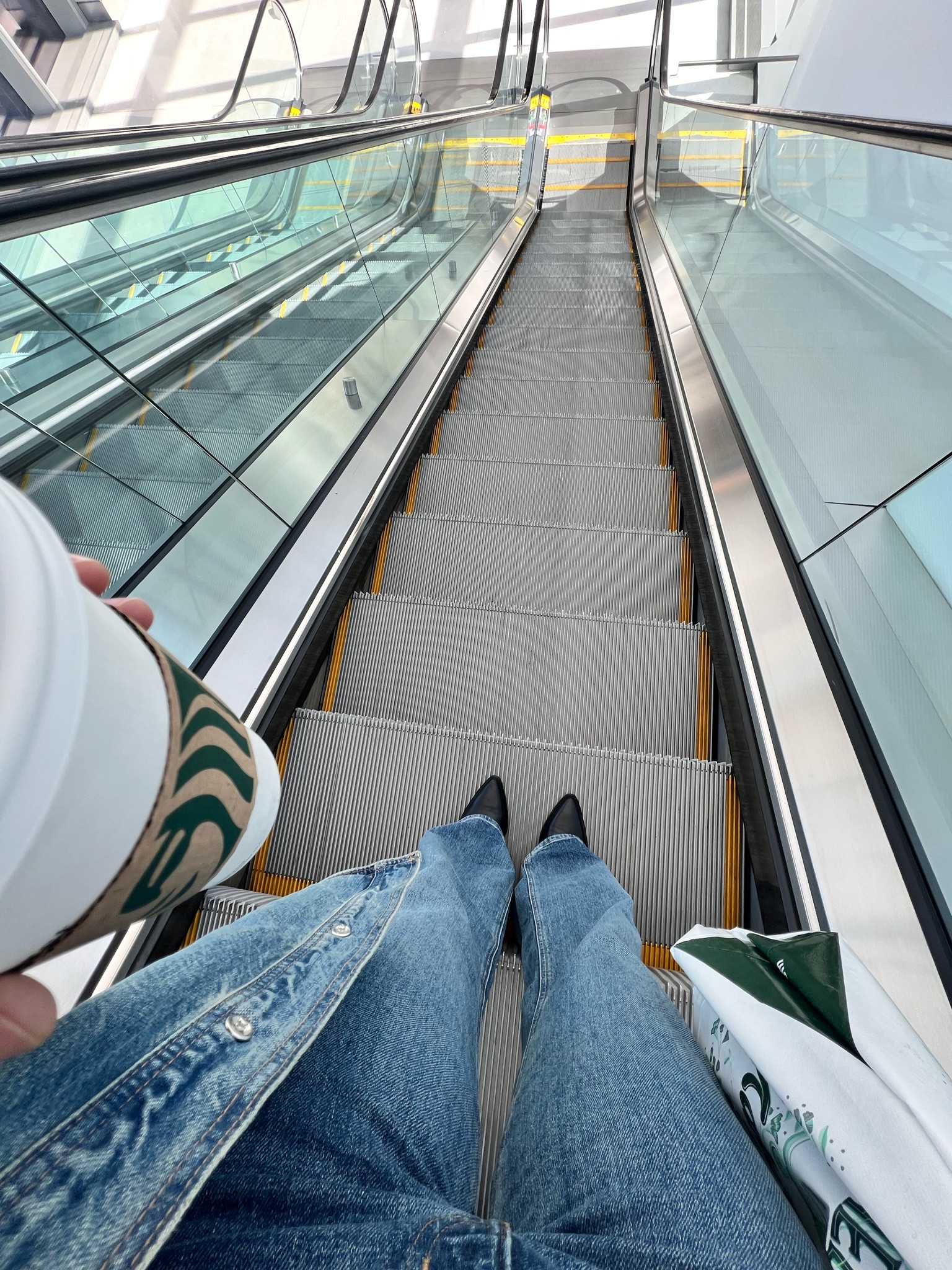 Denim on denim always. My new favorite store to pick up high quality denim is h&m. So much variety and there are so many sizes for all body types. 

Jeans: high rise, wide leg, size 0

#LTKStyleTip #LTKSeasonal #LTKHoliday