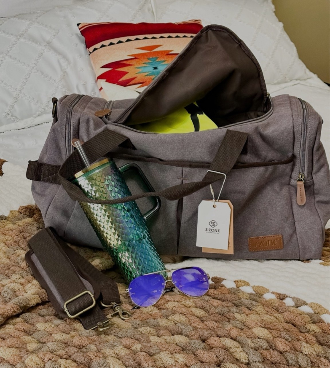 Most used overnight bag 💼

#LTKmomlife #LTKTravel #LTKdayinmylife