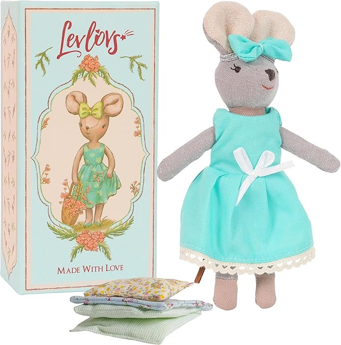 LEVLOVS Mouse in a Box Mouse Poppy in a Gift Box with The Bedding | Amazon (US)