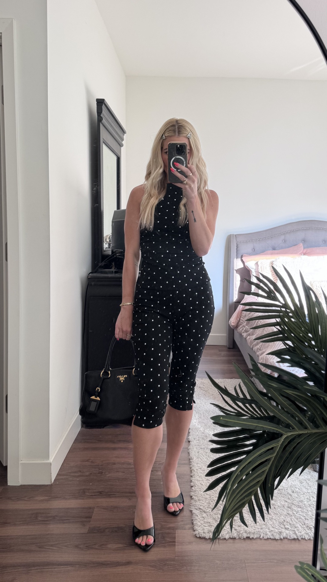 Polka dot capris and polka dot top!

#LTKootd