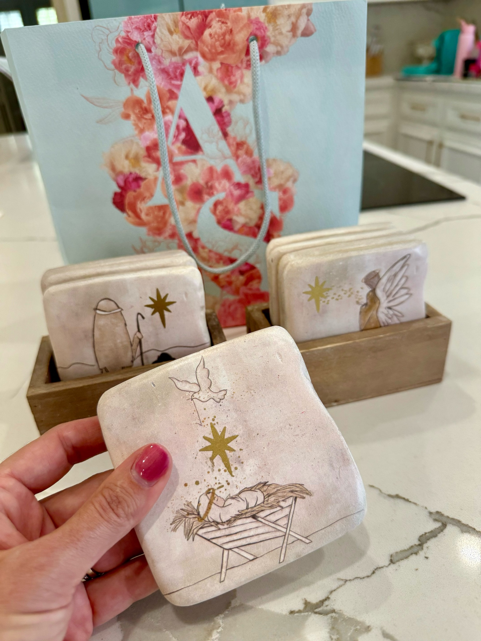 Perfect gift for Christmas and only $25! Looks very high quality 

#LTKGiftGuide #LTKHoliday #LTKSeasonal