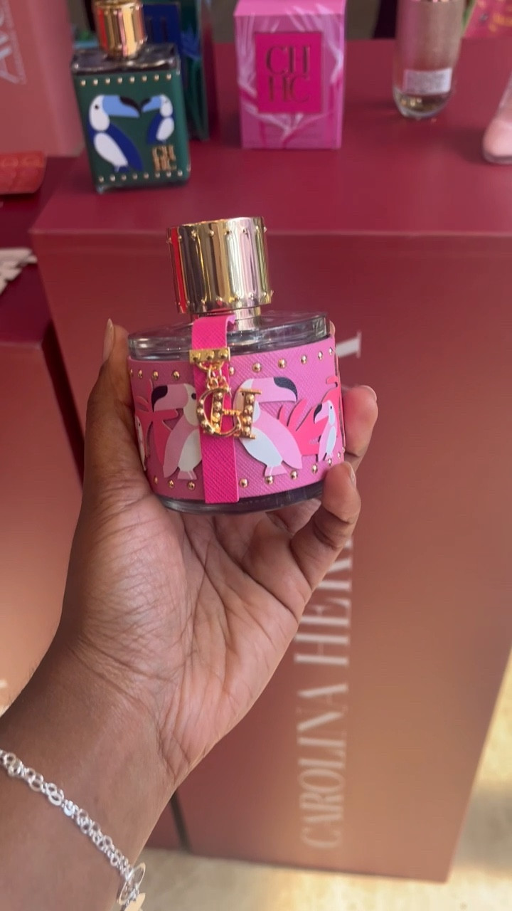 Que delícia de fragrância 🤌🏾Um cipre floral frutal bem tropical mas com toque de sensualidade e intensidade. Amei! 

#LTKbeleza