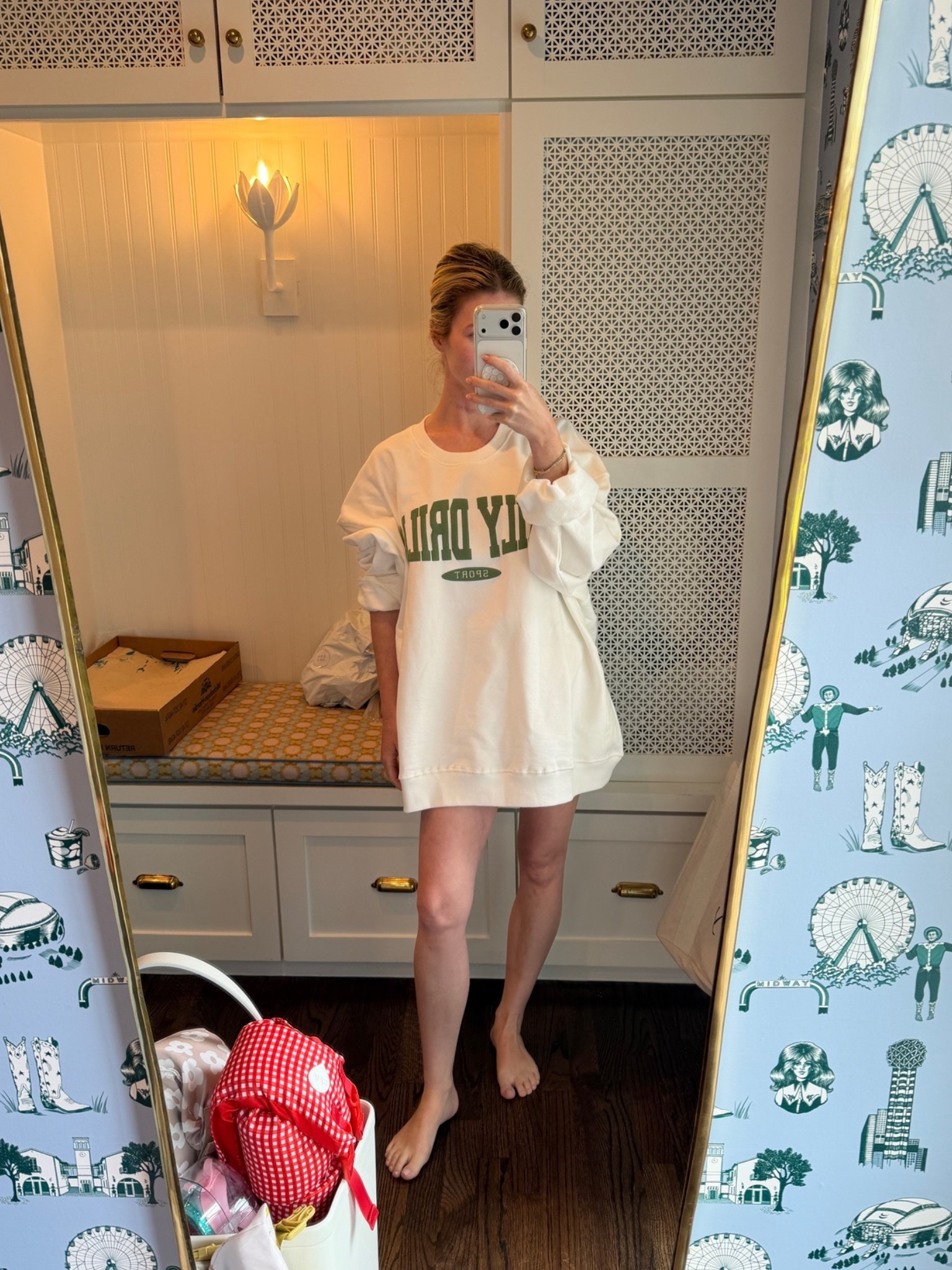 Lazy Friday sweatshirt from DD 💚 //

#LTKootd