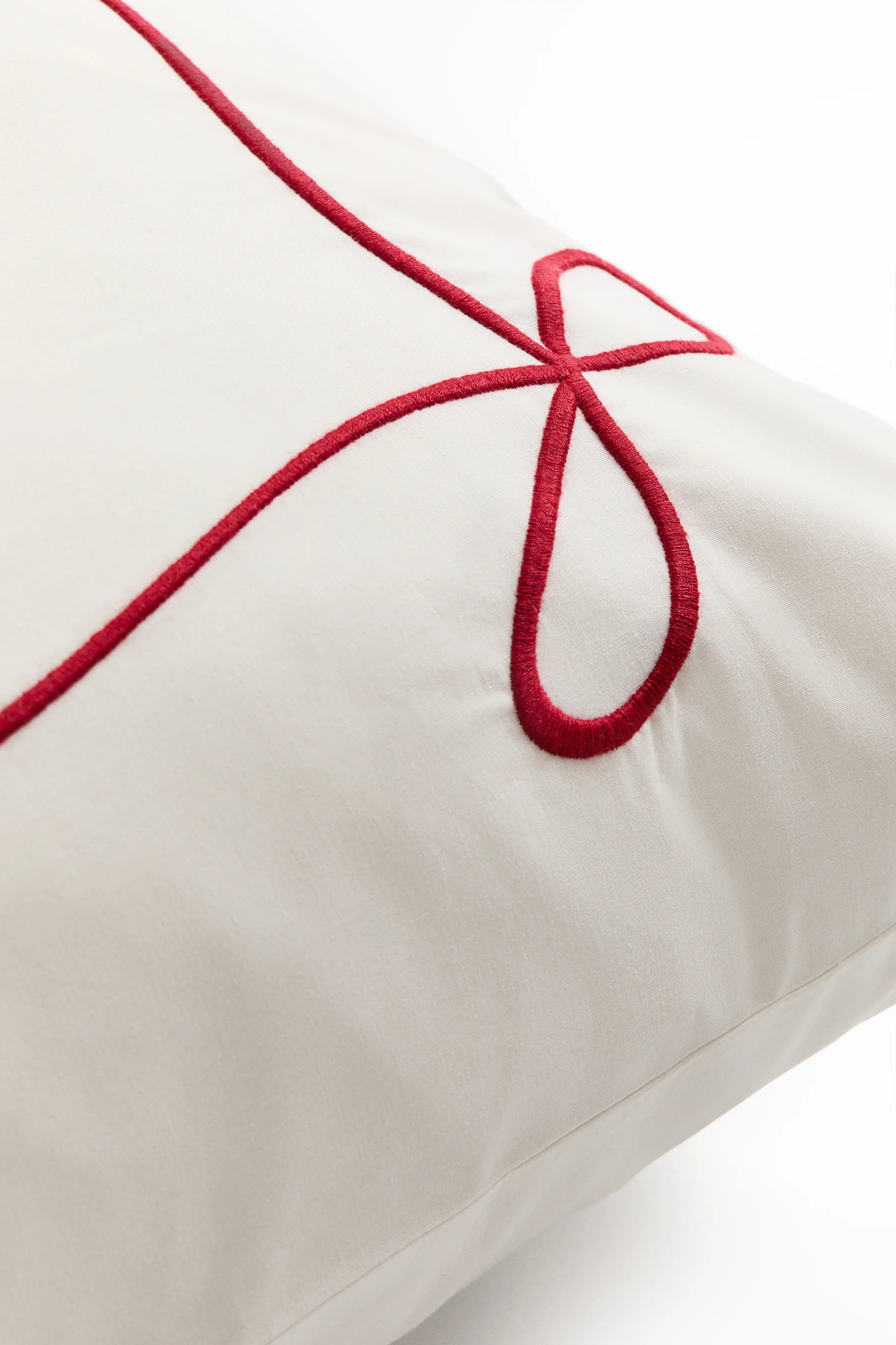 Embroidered Cotton Percale Pillowcase | H&M (US + CA)