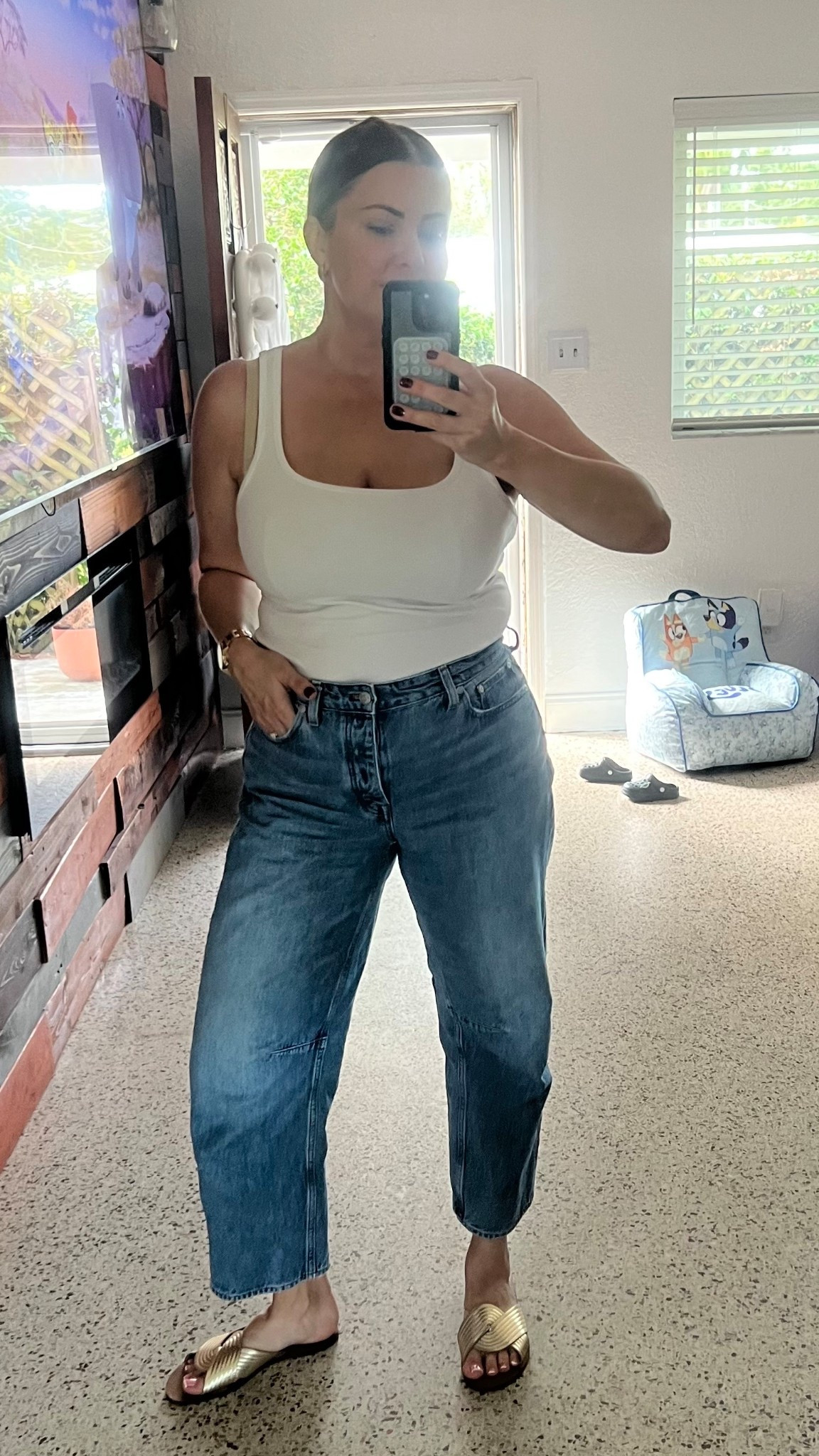 Barrel jeans
Madewell jeans
Casual outfit
Amazon tank top 
Gold slides
Mom outfit 




#LTKFindsUnder100 #LTKMidsize #LTKStyleTip