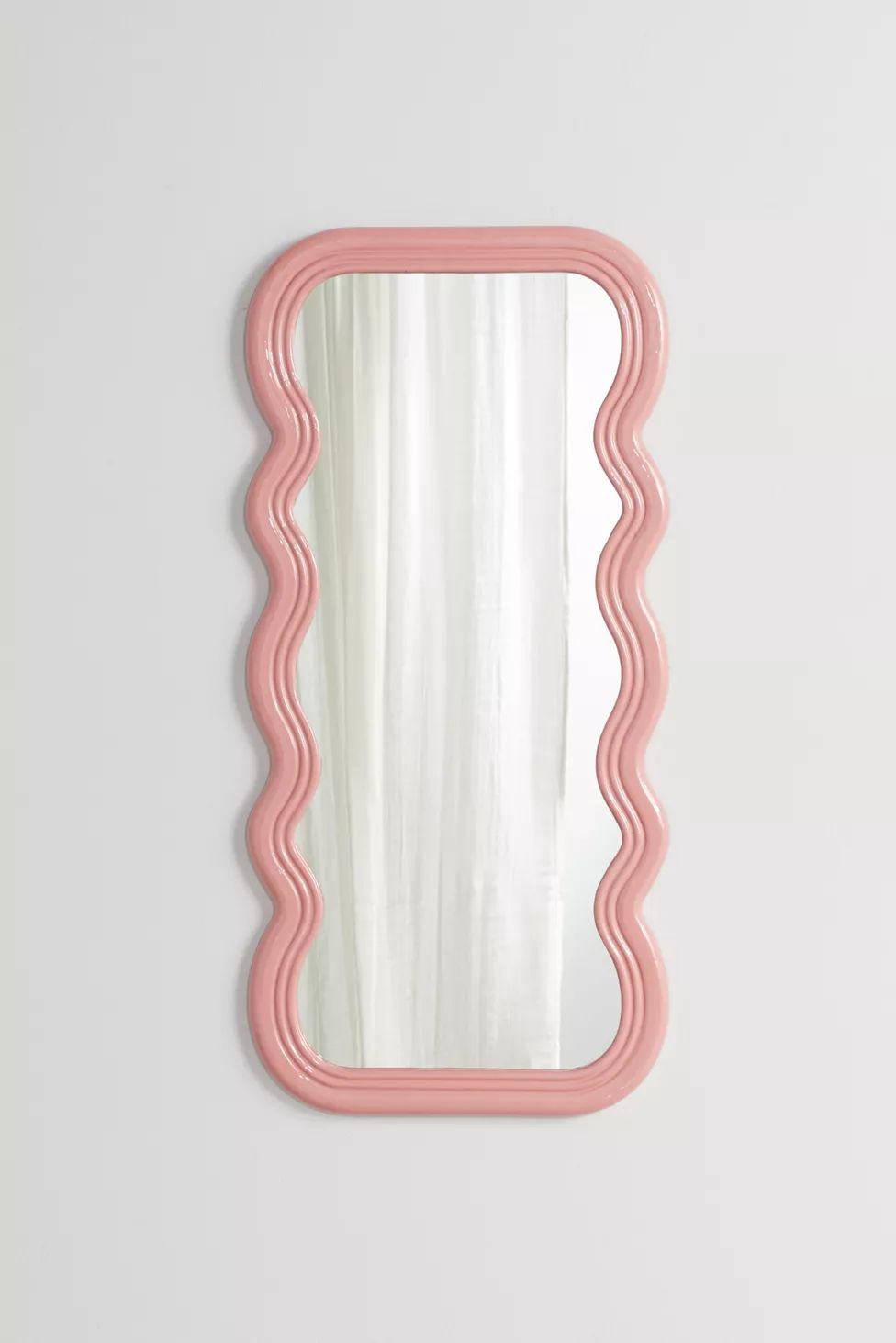 Zakaria Wavy Wall Mirror | Urban Outfitters (US and RoW)