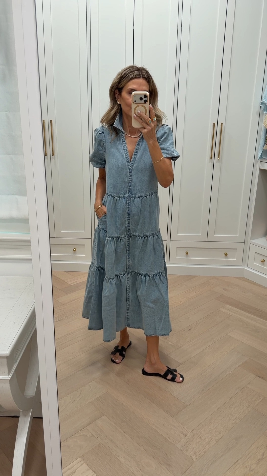 Brochu Walker light denim dress sz XS 
She is fabulous and you will want to wear everyday!

#LTKootd #LTKOver40 #LTKMothersDay
