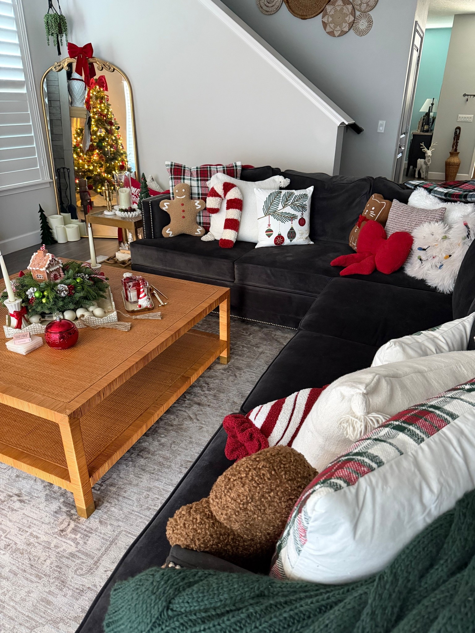 Christmas pillow and throws that I love, can never have too many cute pillows and chunky throws love knits for winter classic plaid red and green is my fave. #christmas #holidaydecor #christmasdecor #christmaspillows #gingerbread #csndtcanes #throw #knitbkanket #greensndred #classicplaidxhristmas 

#LTKHoliday #LTKHome #LTKSeasonal