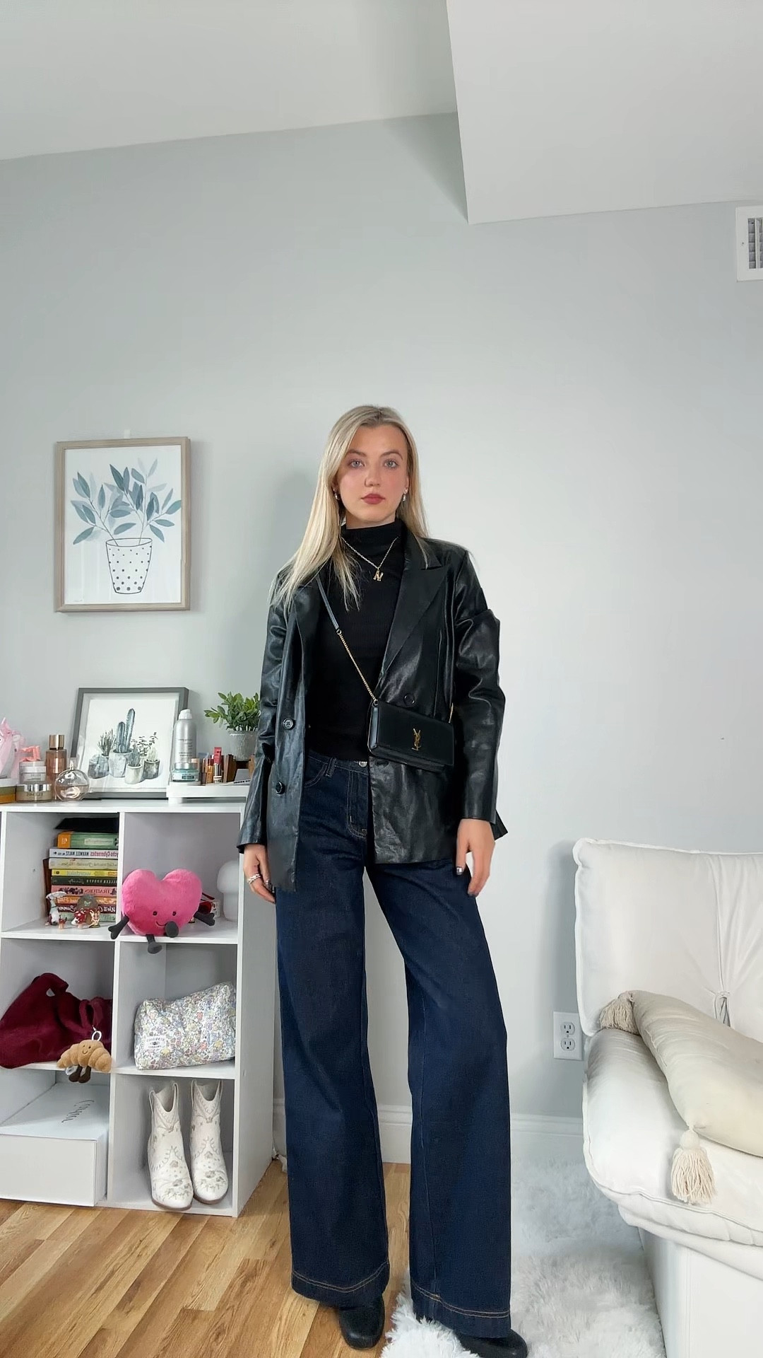 The boston uniform🫶🏻:
•straight leg dark wash denim jeans 
• a black top (turtleneck)
• crossbody
• blazer jacket
• black boots

#LTKCyberWeek #LTKSeasonal #LTKStyleTip