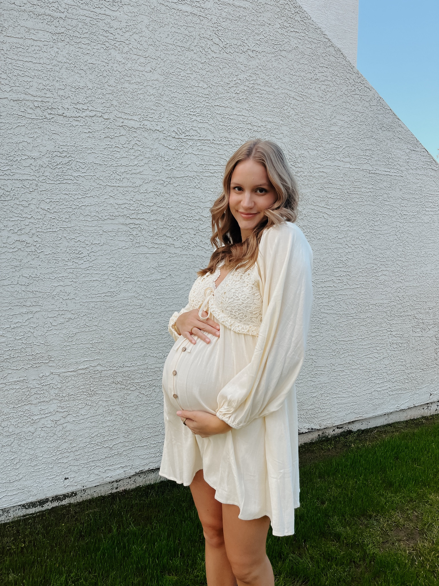 The cutest lil dress for a growing bump!!! 

#LTKFamily #LTKBump #LTKWedding