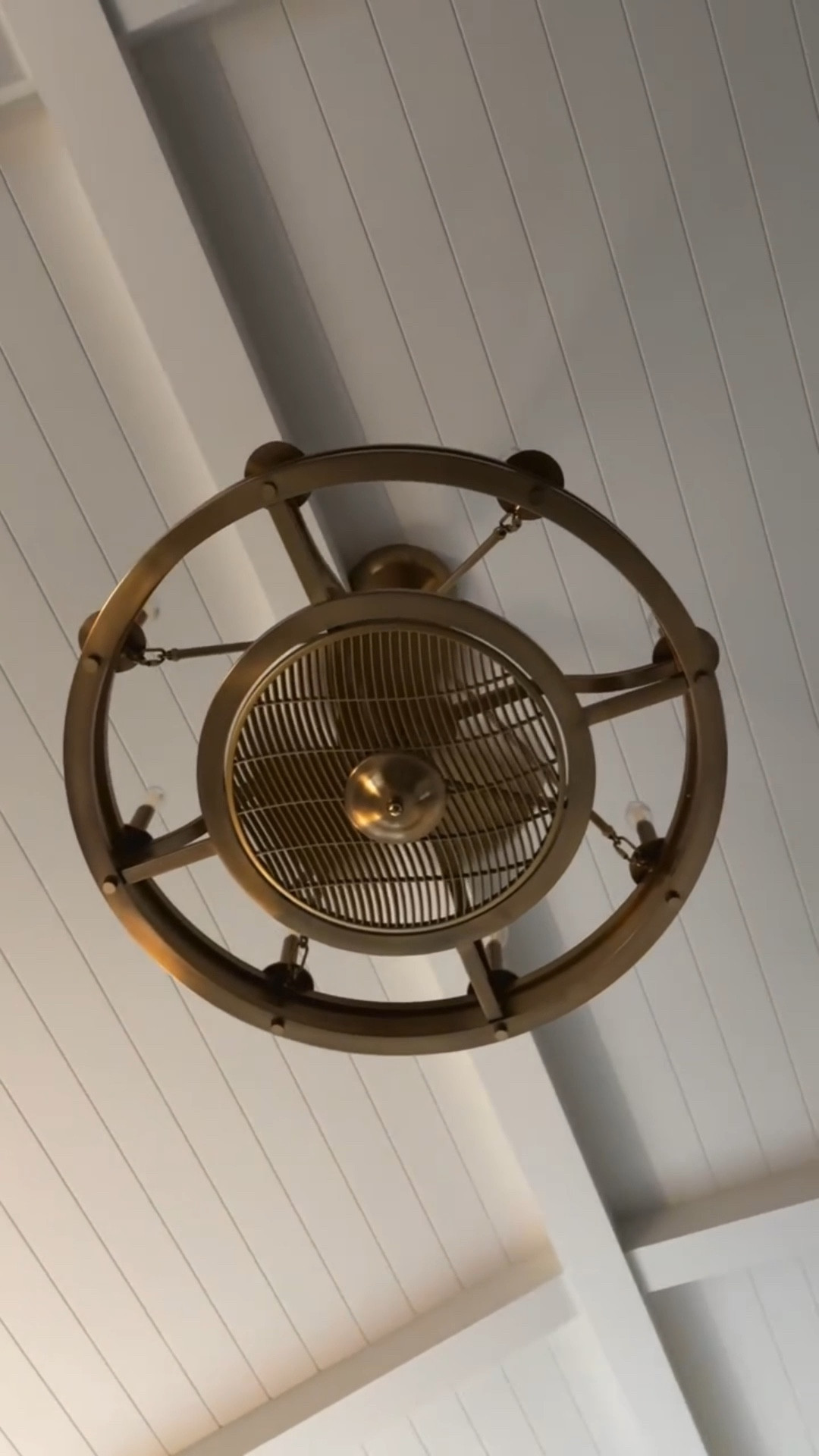 All the heart eyes for these new beauties! They just keep making ceiling fans even more gorgeous! Both of these are from @lighting_design_company and I’ll send you the links if you comment below.