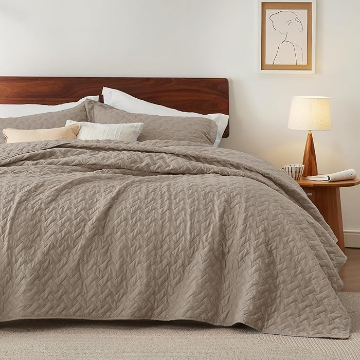 Bedsure Quilts King Size - Lightweight Bedspreads King Size with Basket Weave Pattern, Soft Quilt... | Amazon (US)
