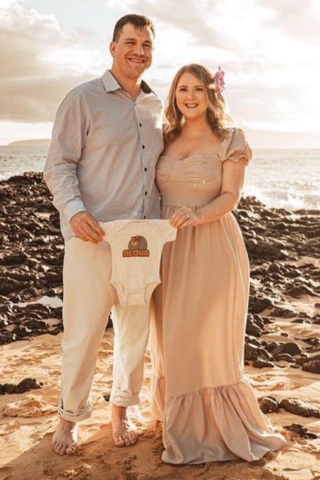 Hawaii pregnancy announcement outfit 🌺

#LTKbump #LTKfamily #LTKbaby