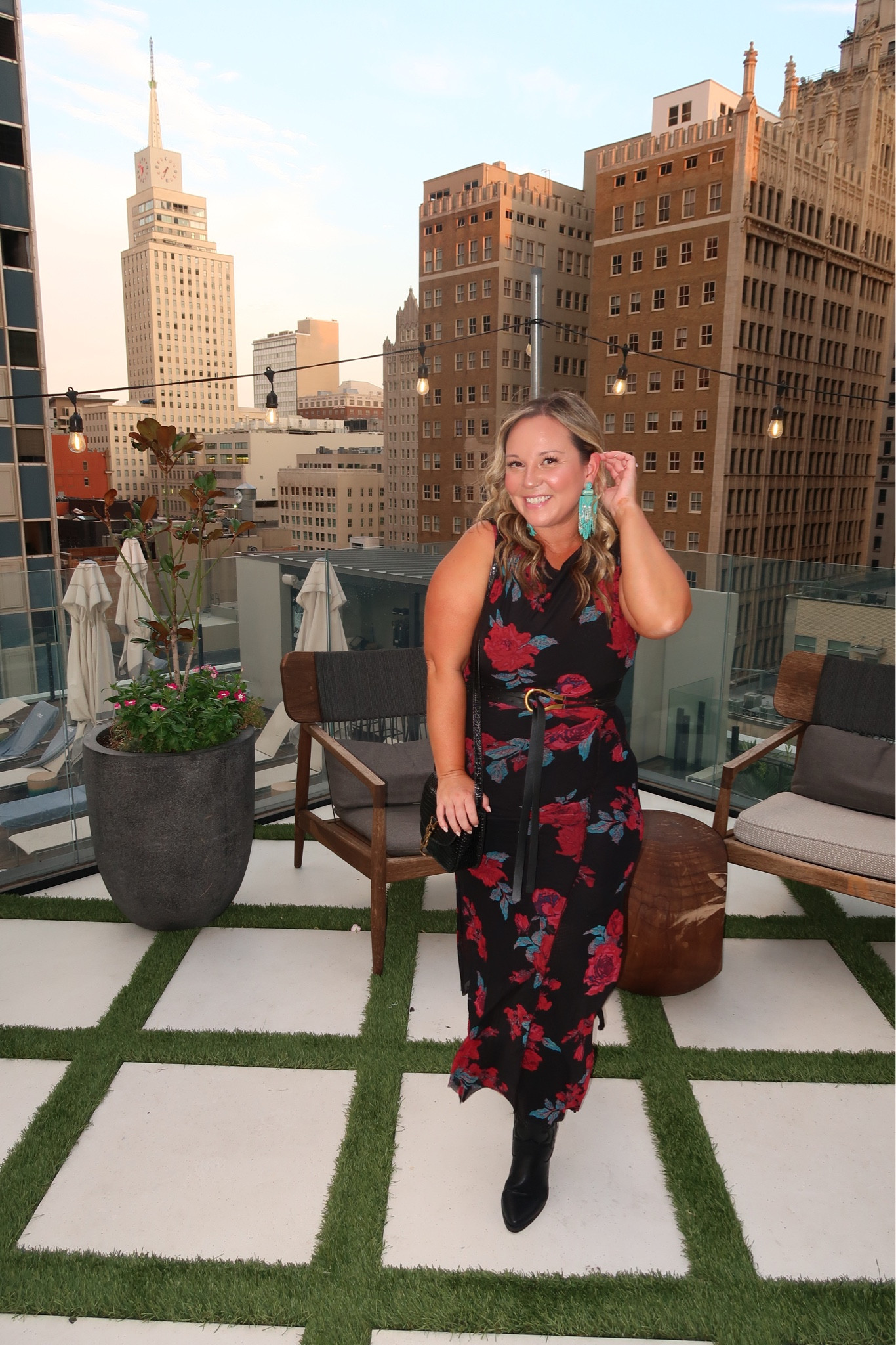 Free People mesh dress size medium super stretchy and soft also comes with under dress lining 
Earrings can’t be linked! 


#LTKCon #LTKmidsize #LTKparties