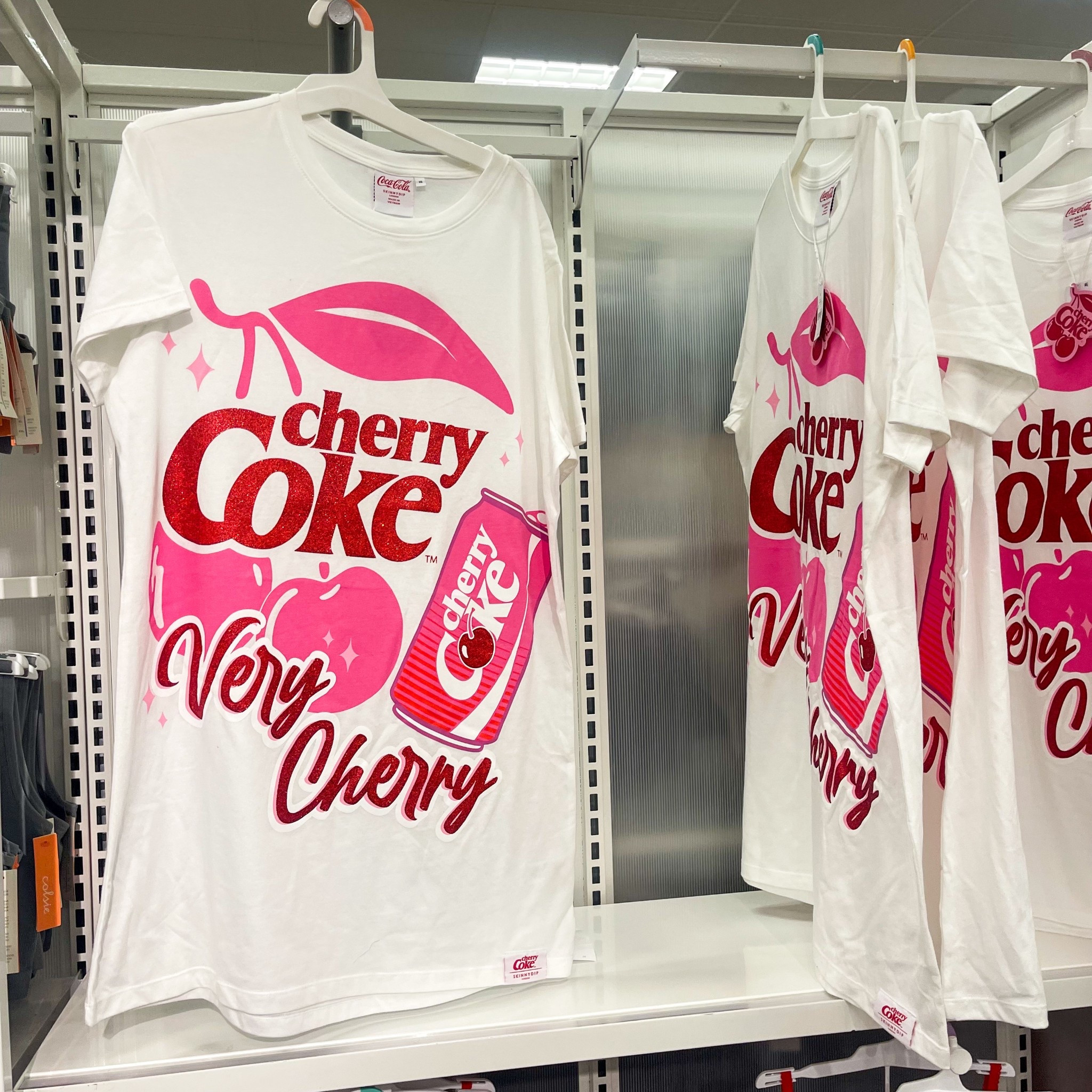 This Target Cherry Coke t shirt dress makes the perfect night shirt! Only $15!

#target
#targetstyle
#pajamas
#cocacola
#graphictee

#LTKStyleTip
