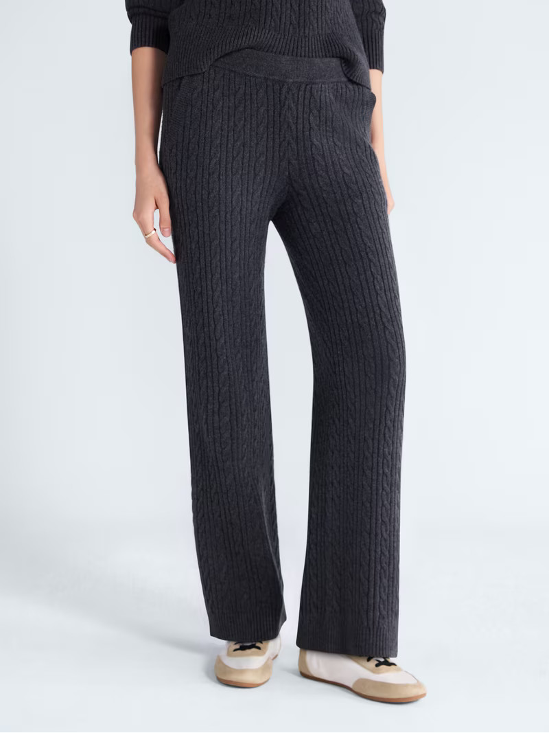 Free Assembly Women's and Women's Plus Cozy Yarn Cable Knit Sweatpants, 28.5" Inseam, Sizes XS-4X | Walmart (US)