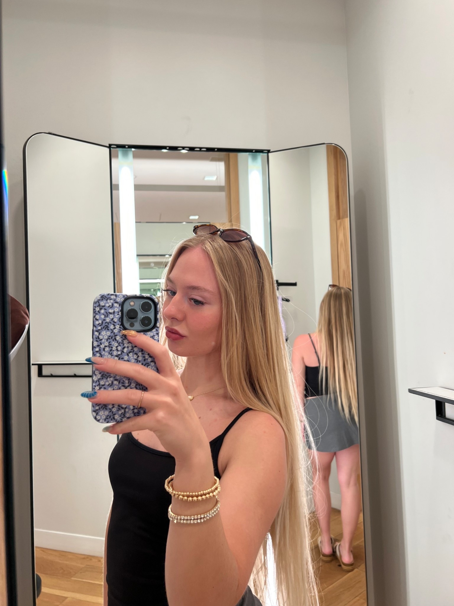 shopping in Scottsdale 🛍️✨🩷

#ootd #shopping #outfitideas #shoppingday #miniskirt #basicoutfit #neutral #fashion2025 #womensfashion

#LTKU #LTKStyleTip #LTKFindsUnder100