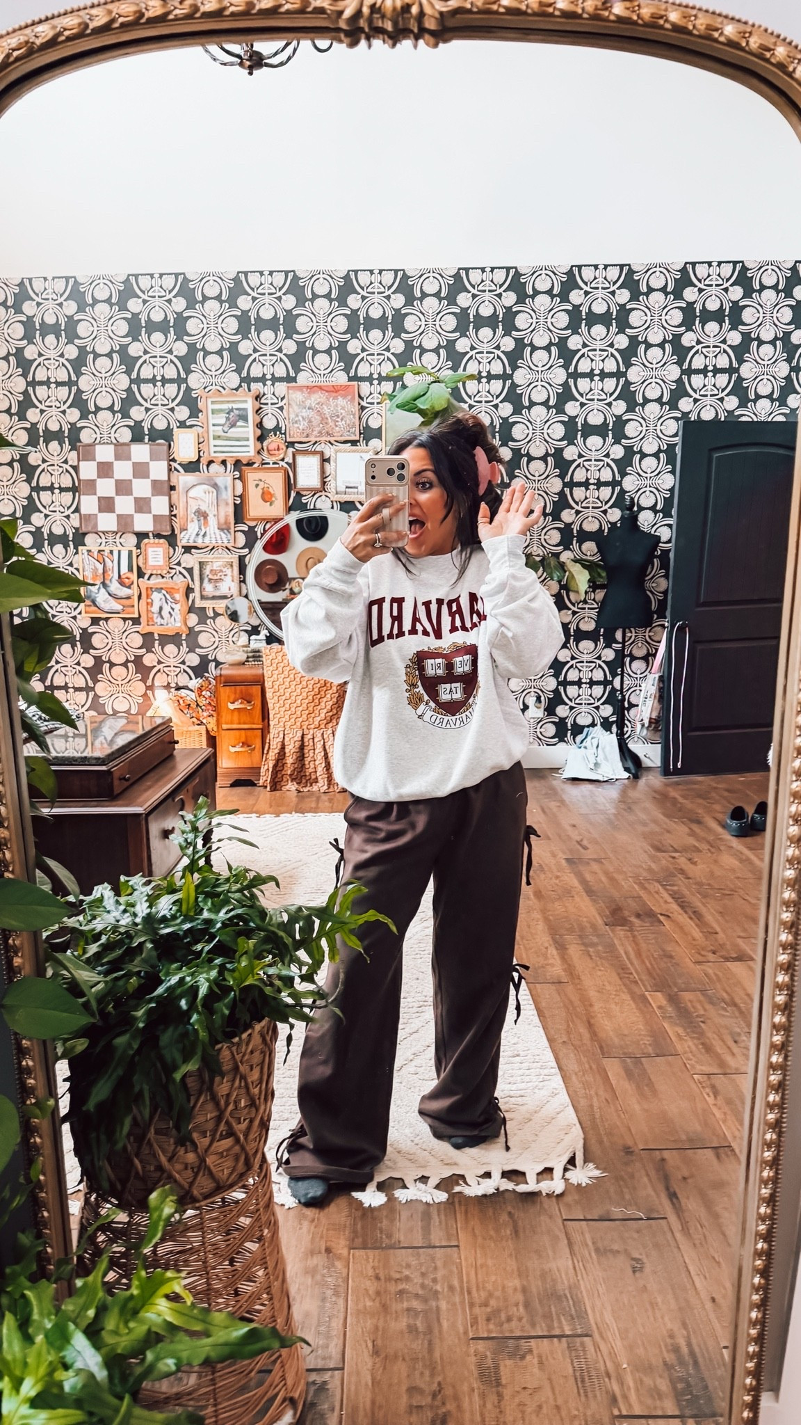 Some of my favorite sweatshirt and pants are from @Target and I’m loving this cutie sweatshirt!

#LTKootd #LTKU #LTKSaleAlert