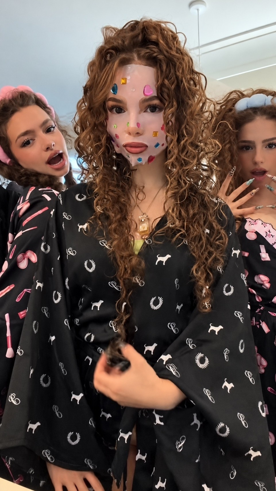 Sunday, Demitra and Eliana wearing Victoria’s Secret PINK! 🖤🤍🩷 #LTKsleep

#LTKbeauty #LTKsale