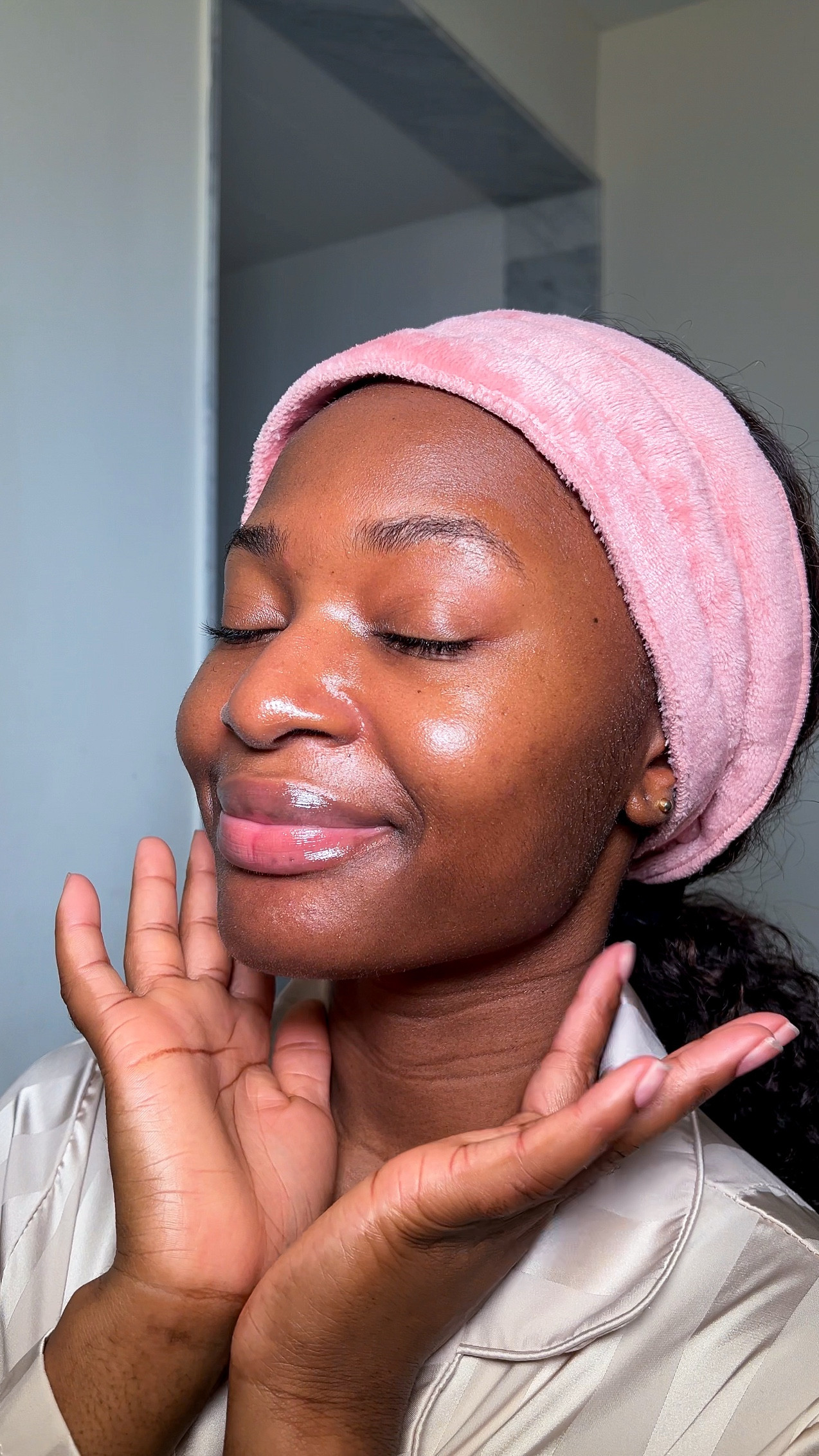 Winter skincare 🫧🧖🏾‍♀️🎀

Cozy winter nights call for the ultimate skincare routine! There’s nothing better than winding down with a hydrating lineup that keeps my skin glowing all season long. ✨💖

Here’s my go-to winter nighttime skincare routine:

Cleanse: @youthtothepeople Superfood Gentle Cleanser
Brighten: @paulaschoice C15 Vitamin C Super Booster
Smooth: @larocheposay Retinol B3
Hydrate: @larocheposay Pure Hyaluronic Acid
Depuff: @lorealparis Depuff Eye Cream
Lock it in: @kiehlscanada Ultra Facial Moisturizing Cream
Soft lips: @summerfridays Lip Butter Balm

Because hydrated skin is always in! 💕✨ #winterglow #hydratedskincare #nighttimeroutine #glowyskincare

#LTKbeauty #LTKcanada