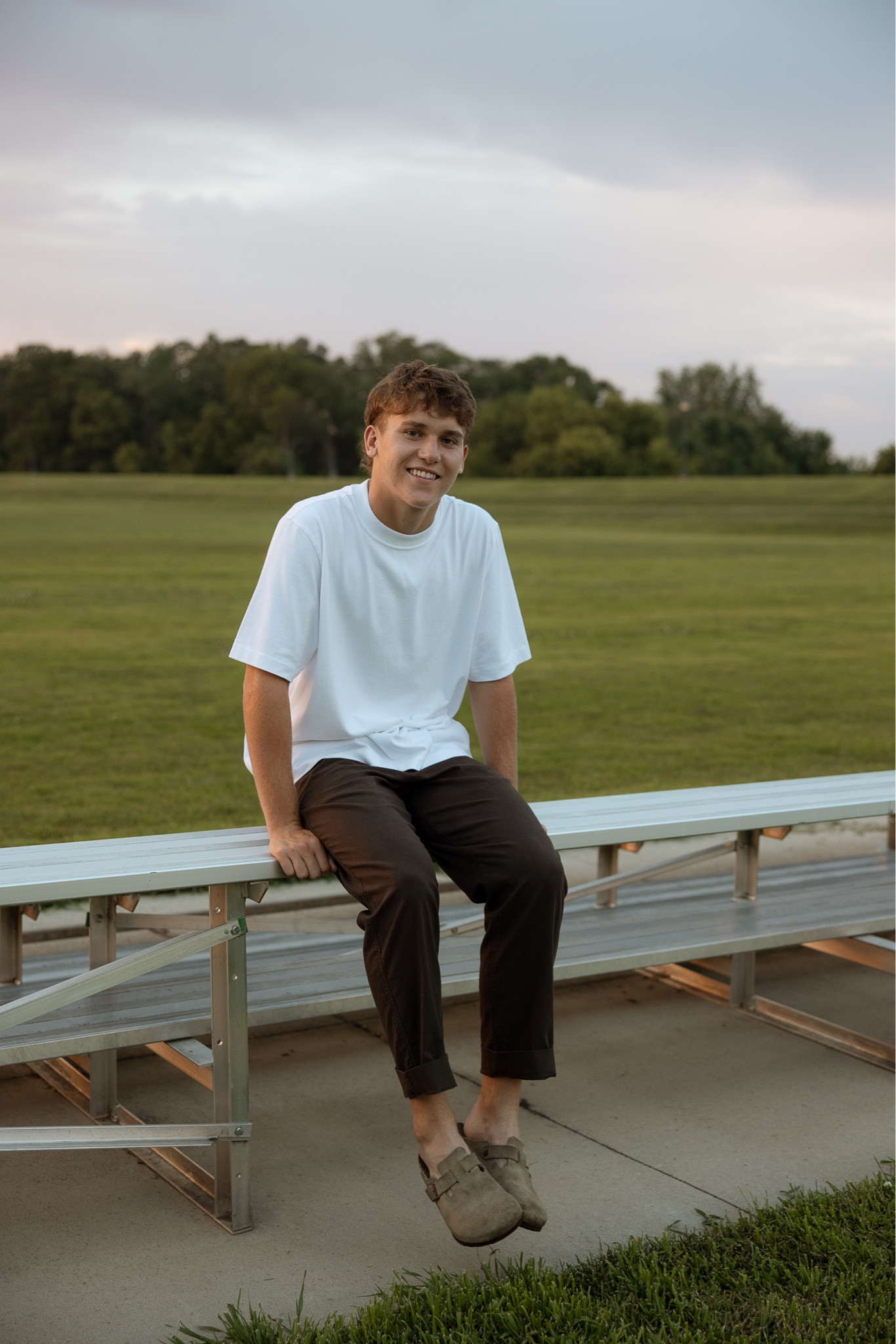 Senior picture outfit inspiration for guys - brown linen pants for the fall 🍂 

// men’s fashion, men’s clothing, men’s fall outfit ideas, men’s sneakers

#LTKMens