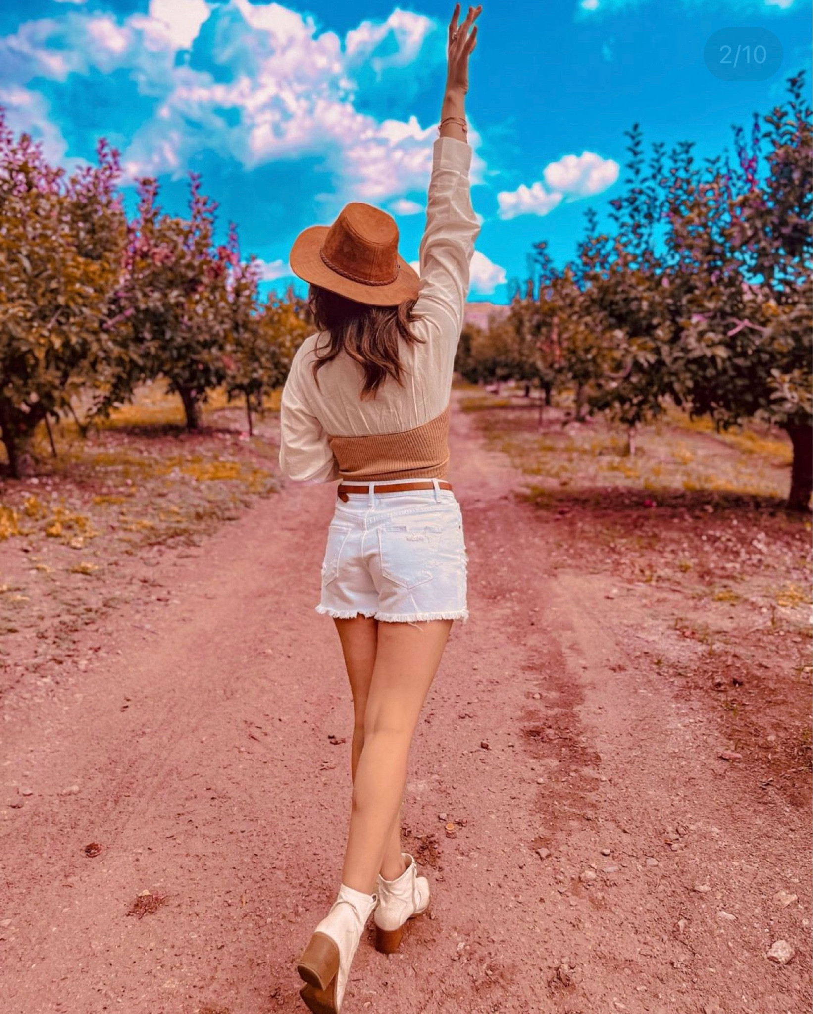 Fall Activities = Apple Picking 

Fall fit, apples, pumpkins, cider, oak Glen, pies, candy, Halloween, family, fun, kids  

#LTKHalloween #LTKkids #LTKfamily