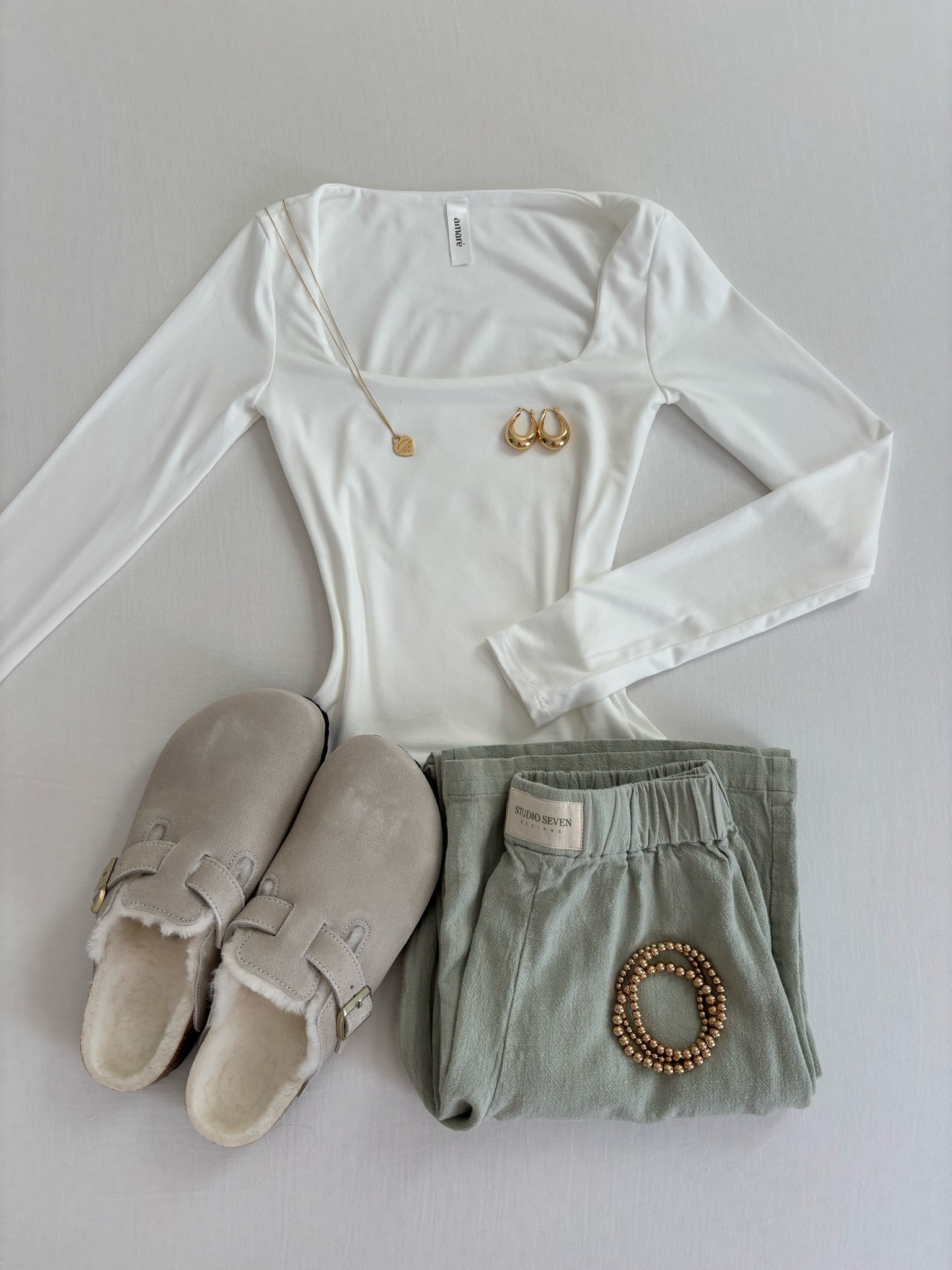 Pants r from studio seven🤍