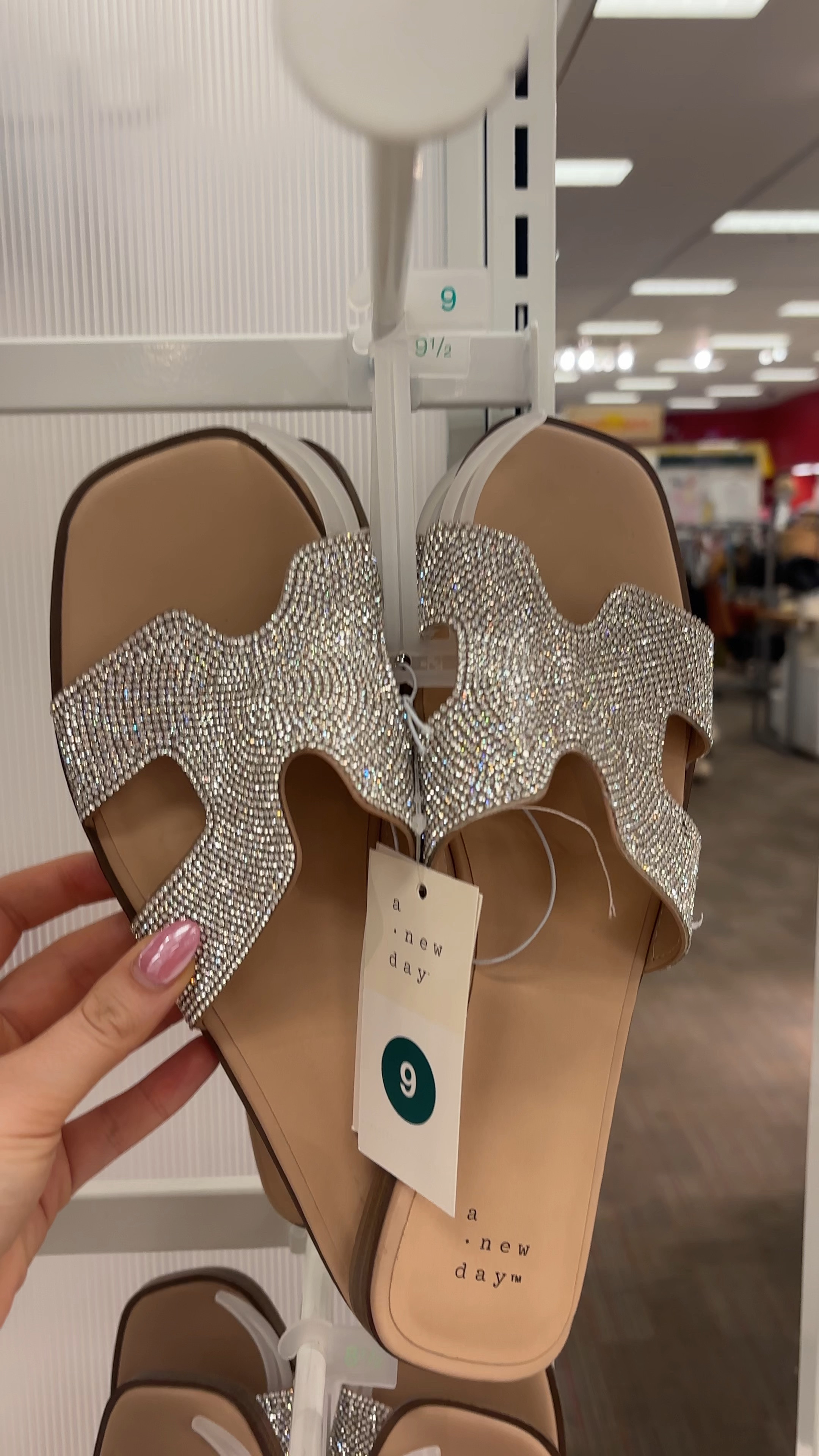 I’m obsessed with these sandals for summer 

#LTKFindsUnder50 #LTKVideo #LTKSeasonal