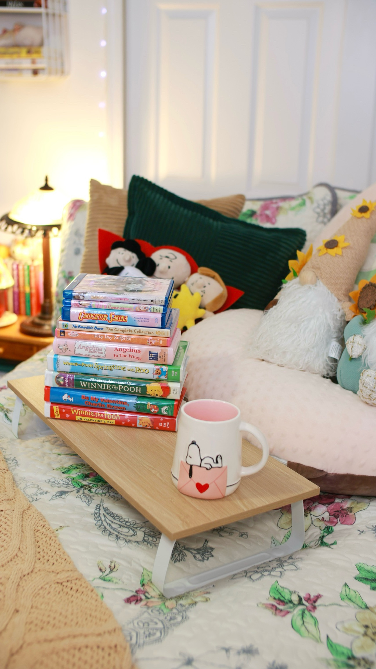 You could say I’m serious about the coziness of my nook 😌 

#nook #cozy