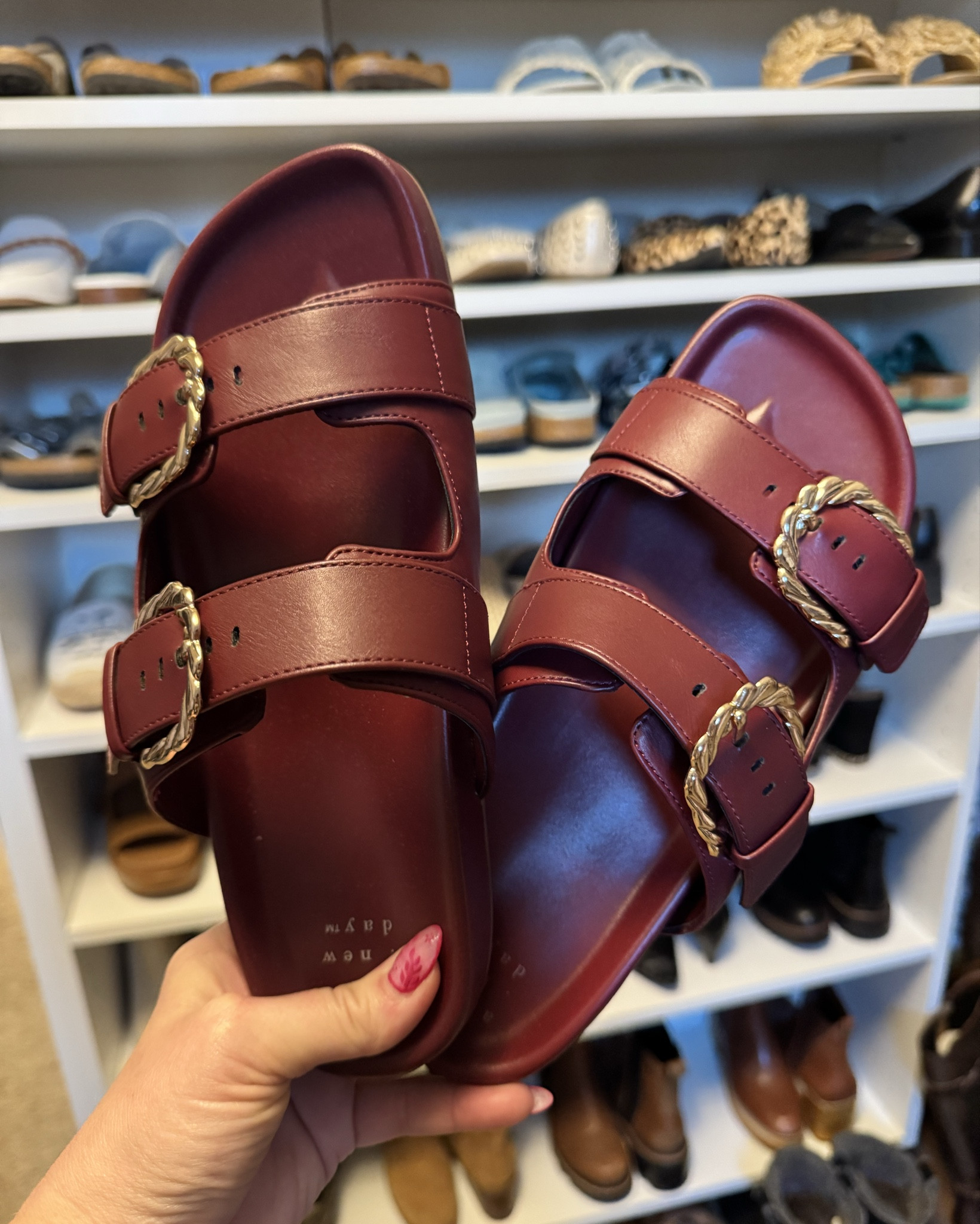 I hate a thong sandal/flip flop!  So I like in Birk style shoes during the summer!  The jelly ones also come in clear

🔎 Jelly shoes, Birkenstock alternatives, birkenstock look alikes, fashion shoes, pool shoes, beach shoes, water shoes, shoes for summer, cute shoes for summer
#LTKShoes 

#LTKTravel #LTKSwim