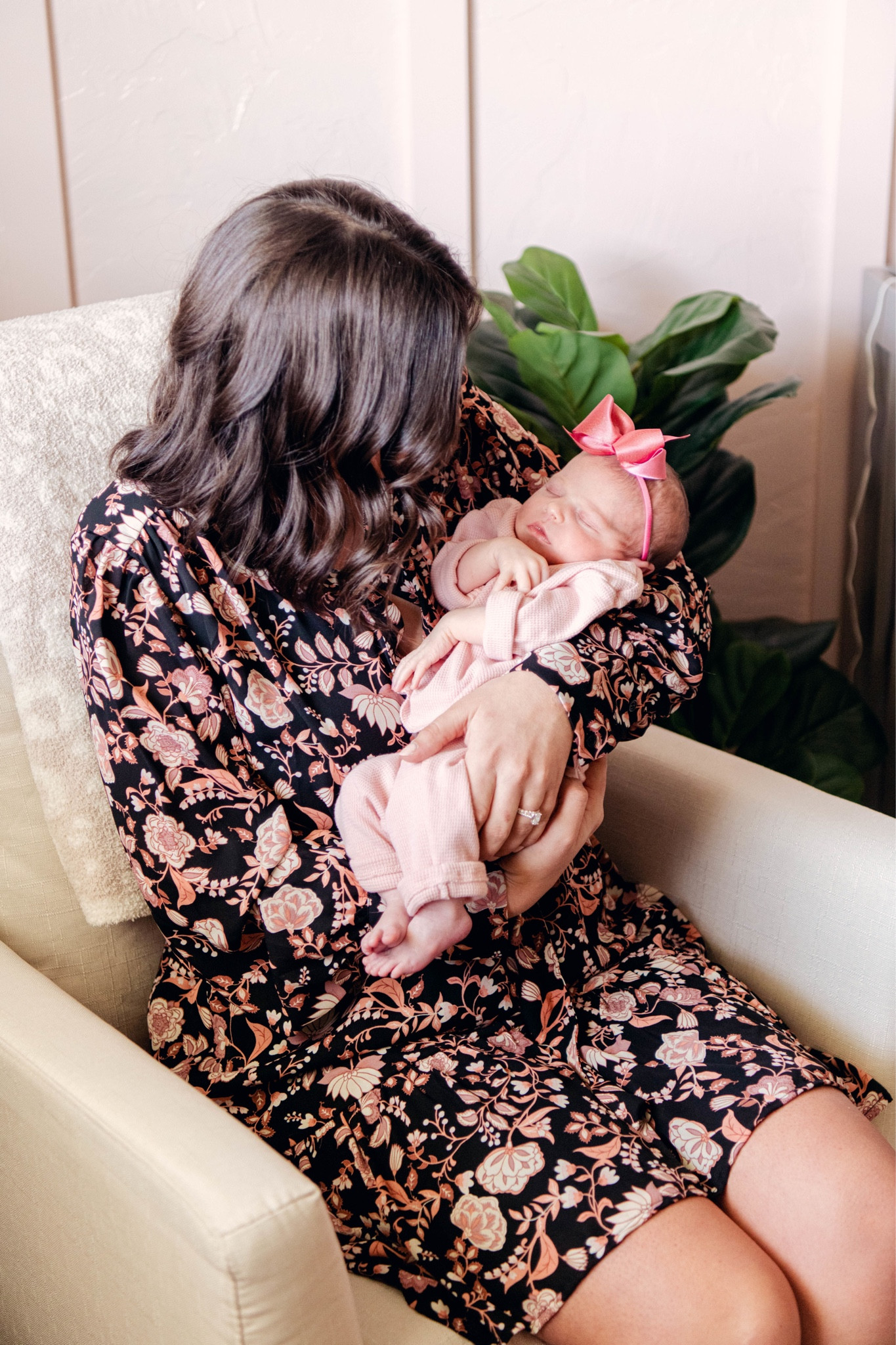 Mommy and me outfits for newborn pictures, love this Gibson look dress  

#LTKfamily #LTKbaby #LTKSeasonal