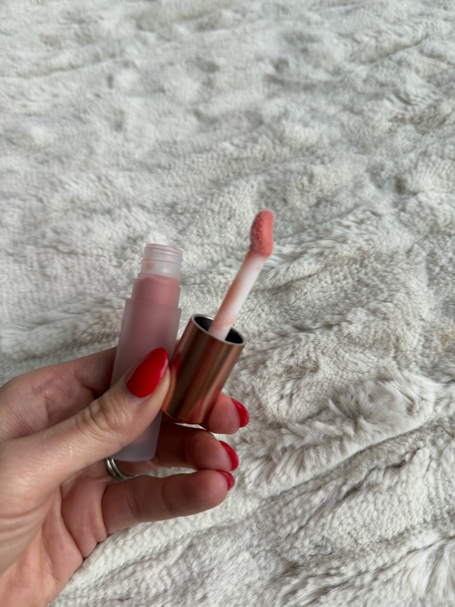 Lip plumper, lip gloss, makeup, Annabrstyle

#LTKBeauty #LTKFindsUnder50 #LTKOver40