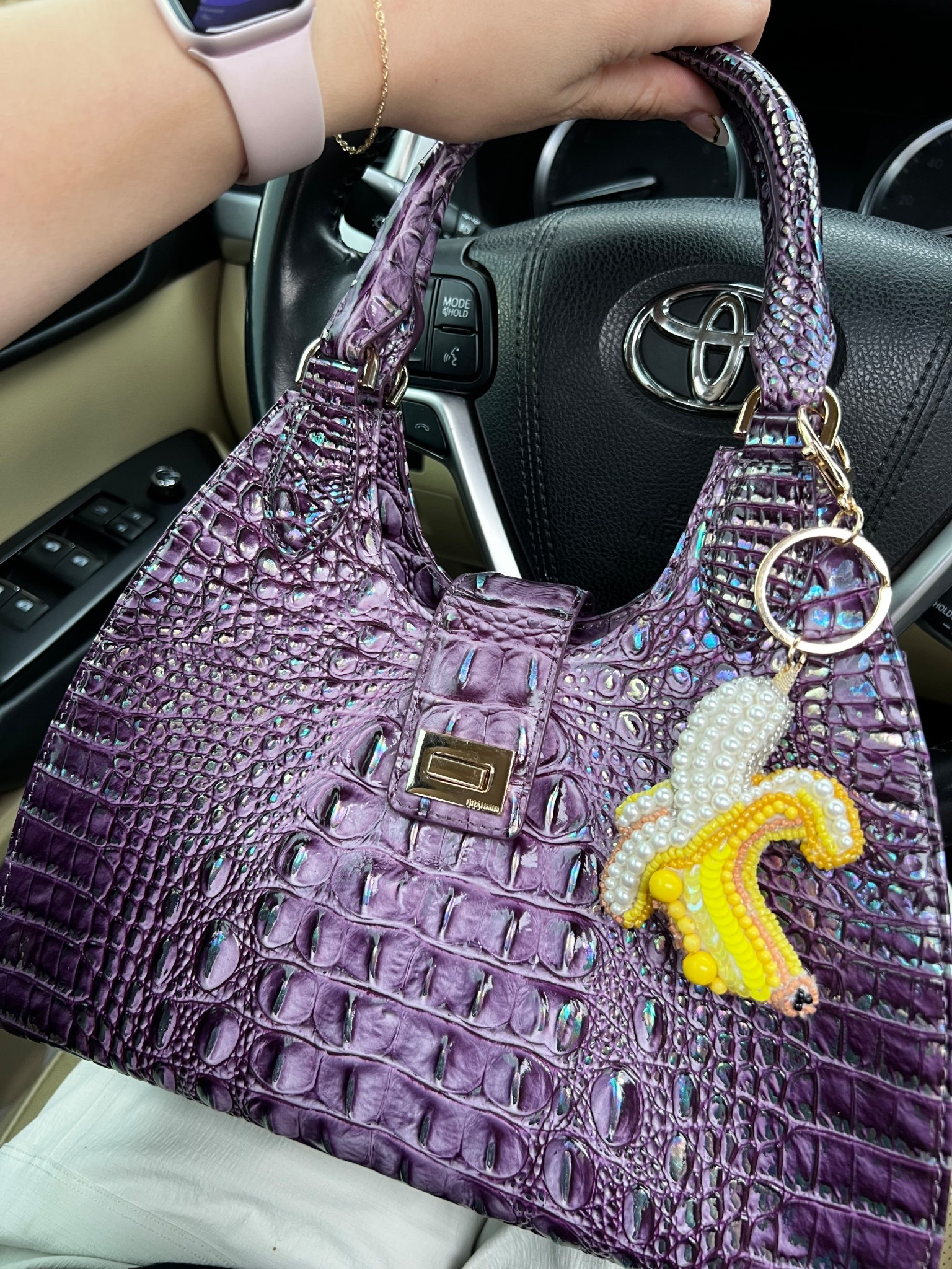 I’m in looooove with this bag 🍌 

#LTKOver40 #LTKSpringSale