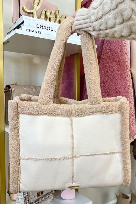This Sherpa tote bag has been my go purse this winter! There’s plenty of space to carry everything you need. It makes a great tote for shopping too!
I’m also linking the handbag organizer that I like to use with it.


#LTKfindsunder100 #LTKSeasonal #LTKitbag