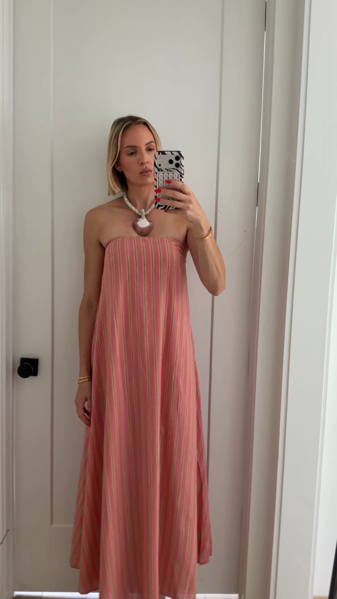 Wearing a small in the dress. It’s a nice lightweight linen material. The shoes run TTS. ￼


@Petal & Pup @Steve Madden US

#LTKootd #LTKSeasonal #LTKTravel