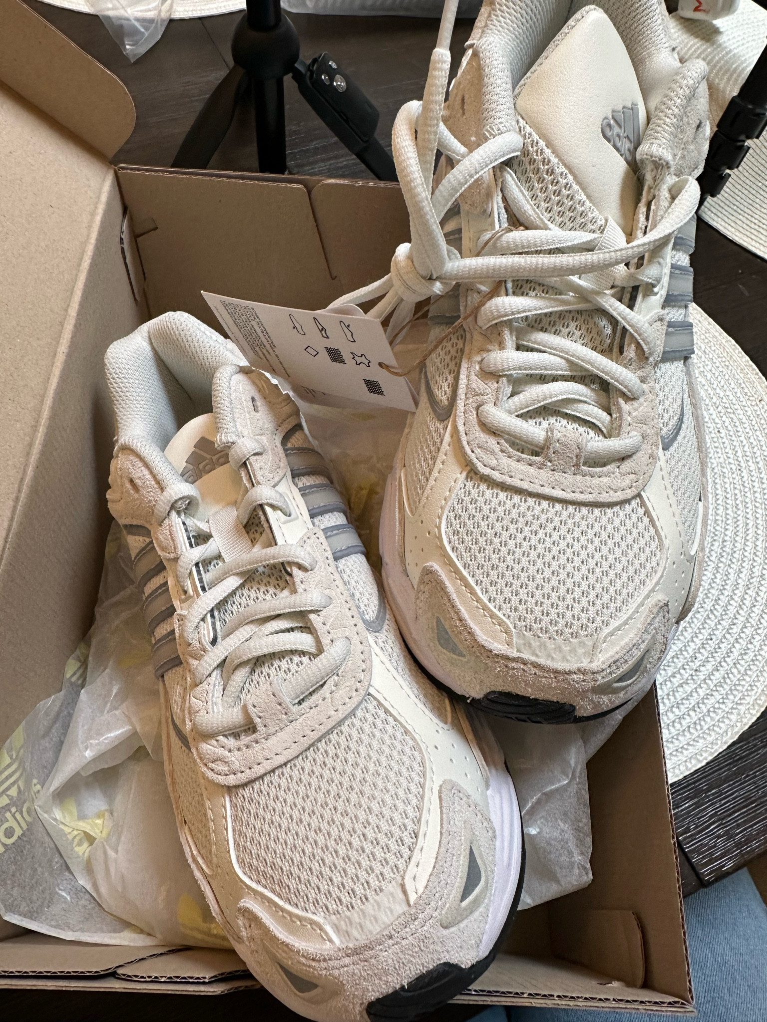 “Dad” sneakers! #momfashion 

#LTKSeasonal #LTKFind